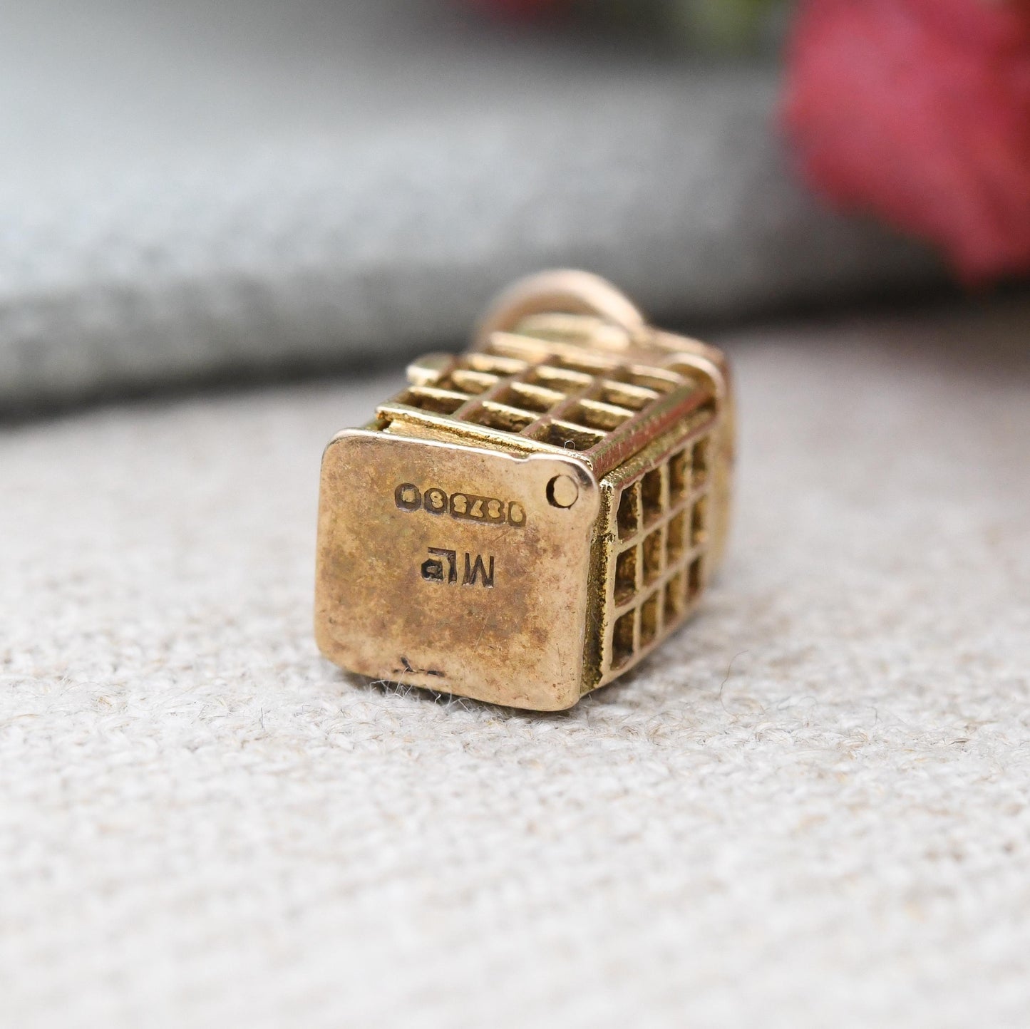 Vintage 9ct Gold Telephone Booth Charm Pendant c. 1970s - Detailed Opening Door Articulated Charm | Old British Public Pay Phone Call Box