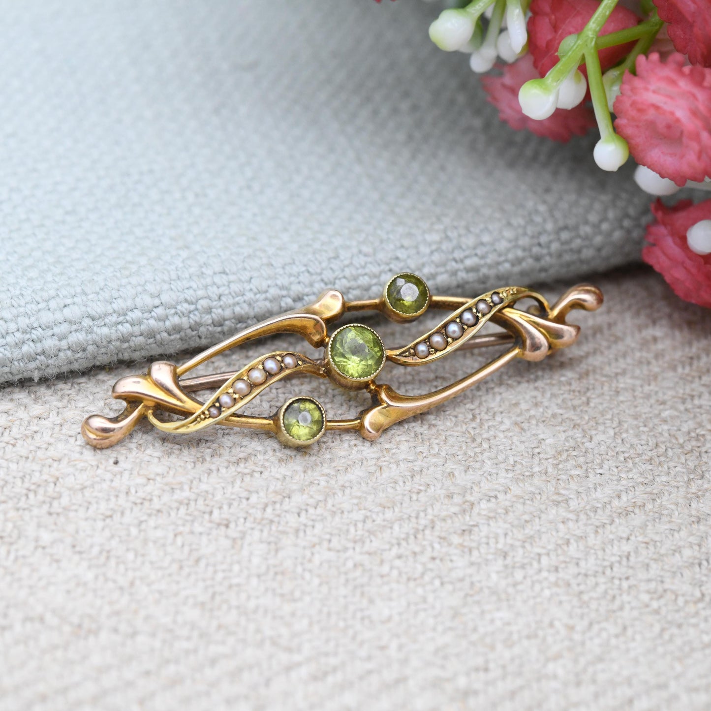 Antique 15ct Gold Peridot and Split Pearl Brooch Chester Hallmarks - Green Gemstone Stone | Scrolling Flared Detail | Beautiful Gift for Her
