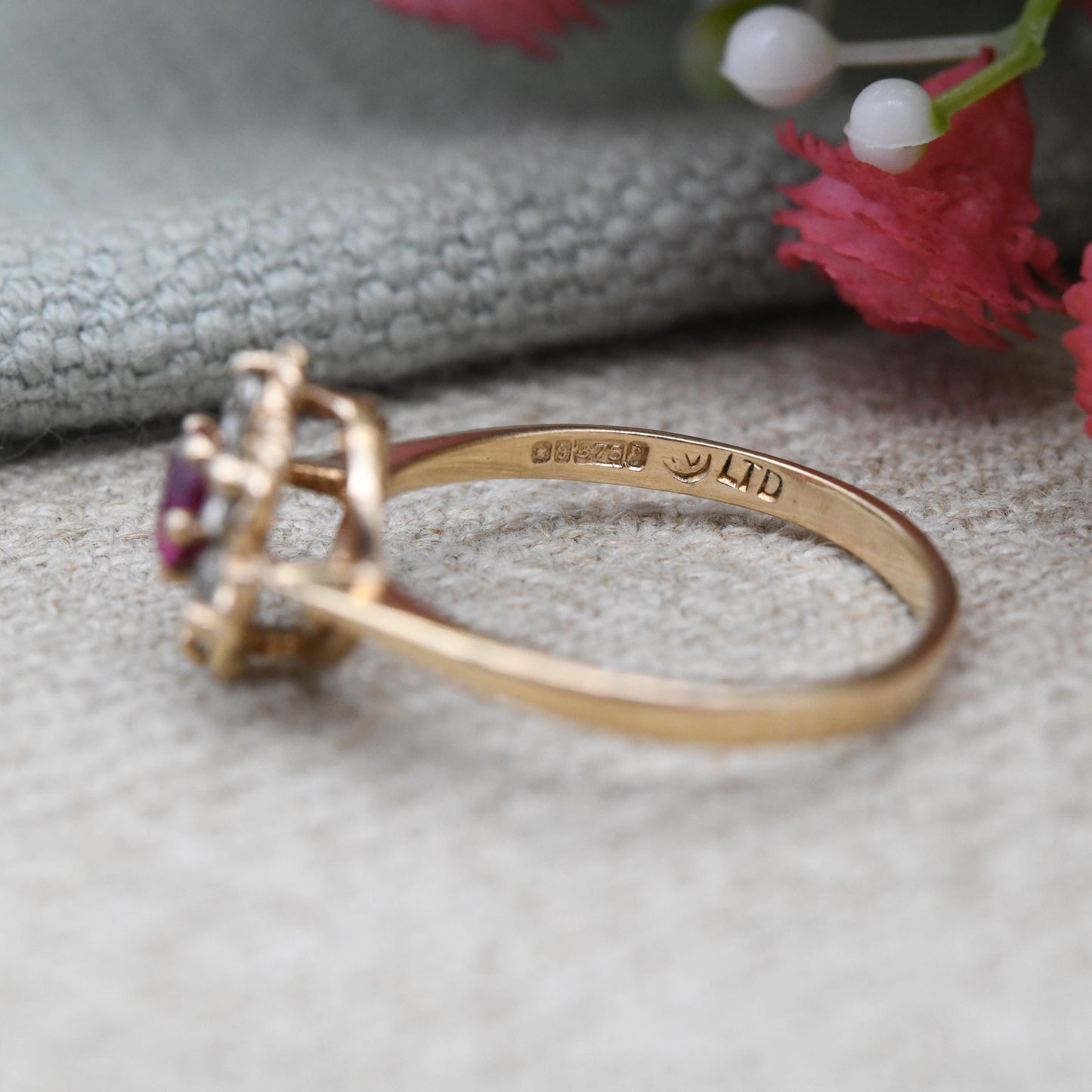 Vintage 9ct Gold Ruby Daisy Ring 1972 with Clear Stone Halo - Floral Cluster Pretty Gold Jewellery Gift for Her | UK Size - O | US Size - 7