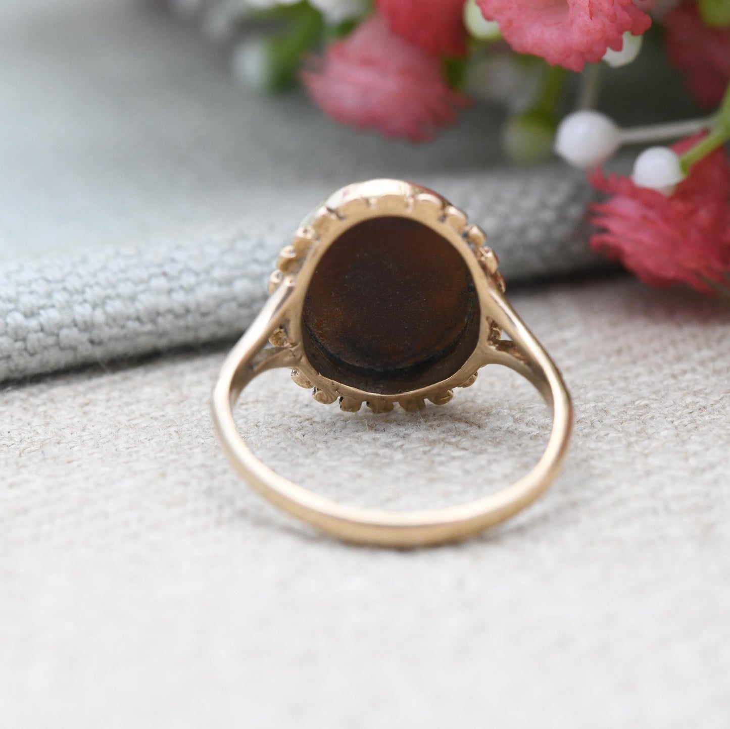 Vintage 9ct Gold Cameo Ring 1976 W&G - Granulated Border Oval Shell Portrait Face Profile Statement Ring | UK Size - K 1/2 | US Size - 5 1/2