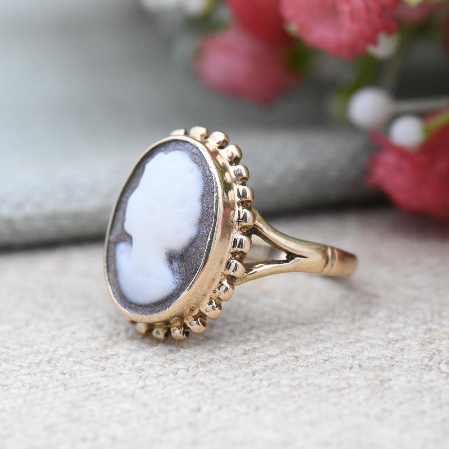 Vintage 9ct Gold Cameo Ring 1976 W&G - Granulated Border Oval Shell Portrait Face Profile Statement Ring | UK Size - K 1/2 | US Size - 5 1/2