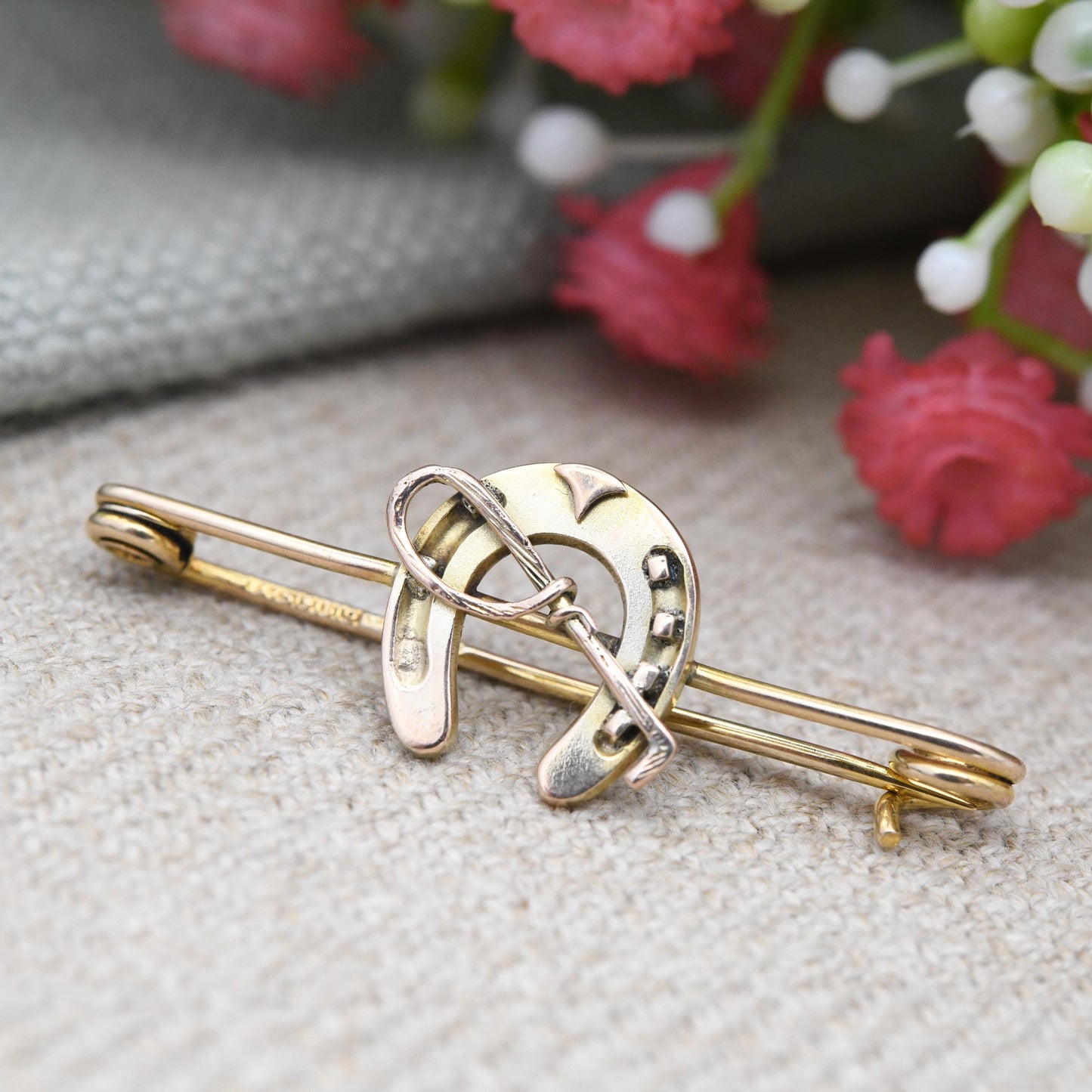 Antique 9ct Gold Horseshoe and Whip Stock Pin 1901 - Edwardian Horse Riding Equestrian Jewellery | Lucky Horseshoe Good Luck Bar Brooch