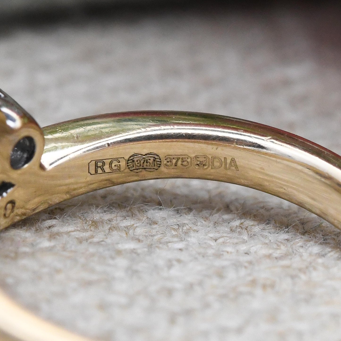 Vintage 9ct Gold Three Stone Diamond Ring 0.1 Carats 10 Points - Bypass Style Trilogy 3 Stone Engagement Ring | UK Size - L US Size - 5 3/4