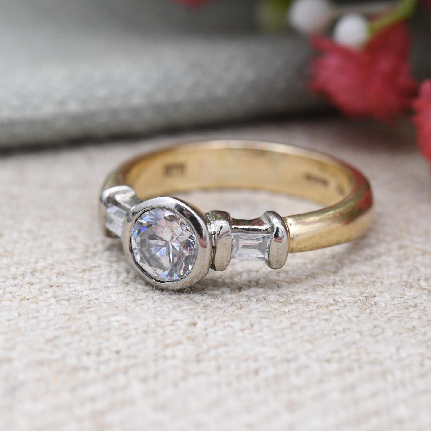 Vintage 9ct Gold CZ Solitaire Ring with Baguette Cut Side Stones - Chunky Sparkly Clear Stones Placeholder | UK Size - O 1/2 US Size - 7 1/2