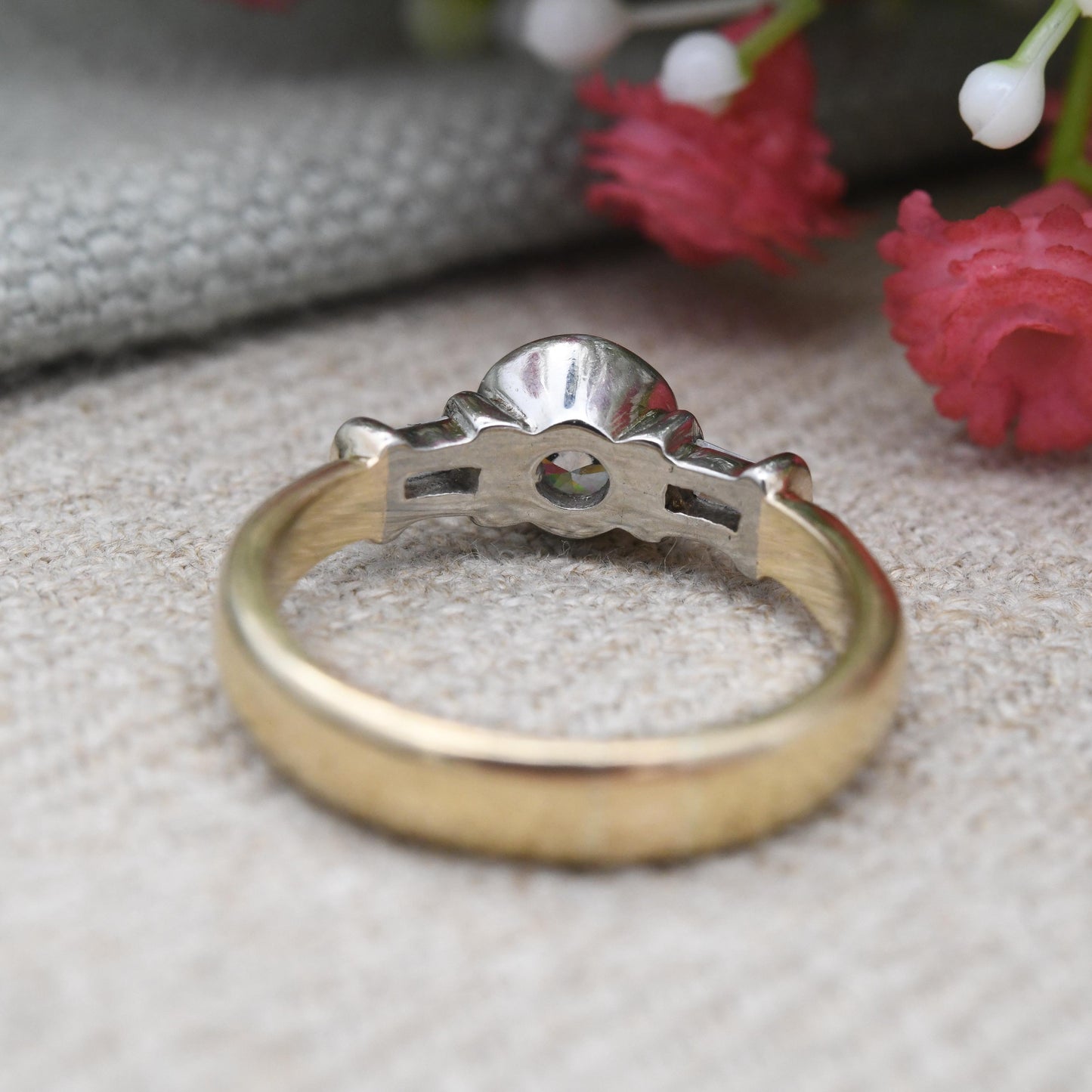 Vintage 9ct Gold CZ Solitaire Ring with Baguette Cut Side Stones - Chunky Sparkly Clear Stones Placeholder | UK Size - O 1/2 US Size - 7 1/2