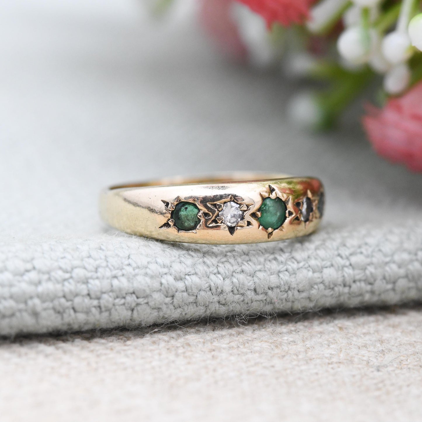 Vintage 9ct Gold Emerald and Diamond Flush Five Stone Ring - Star Set Green and Clear Gemstone Band Ring | UK Size - L 1/2 | US Size - 6