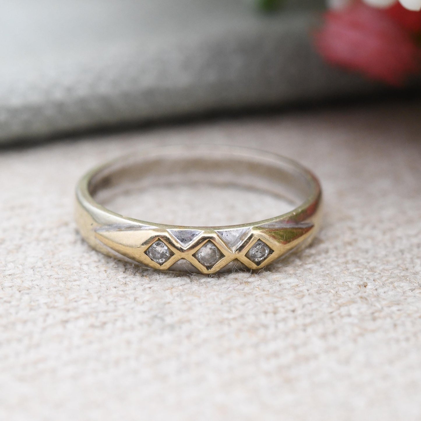 Vintage 9ct Gold Diamond Band Ring Two Tone - White and Yellow Gold Diamond Shape Minimal Everyday Wedding | UK Size - M 1/2 US Size - 6 1/2