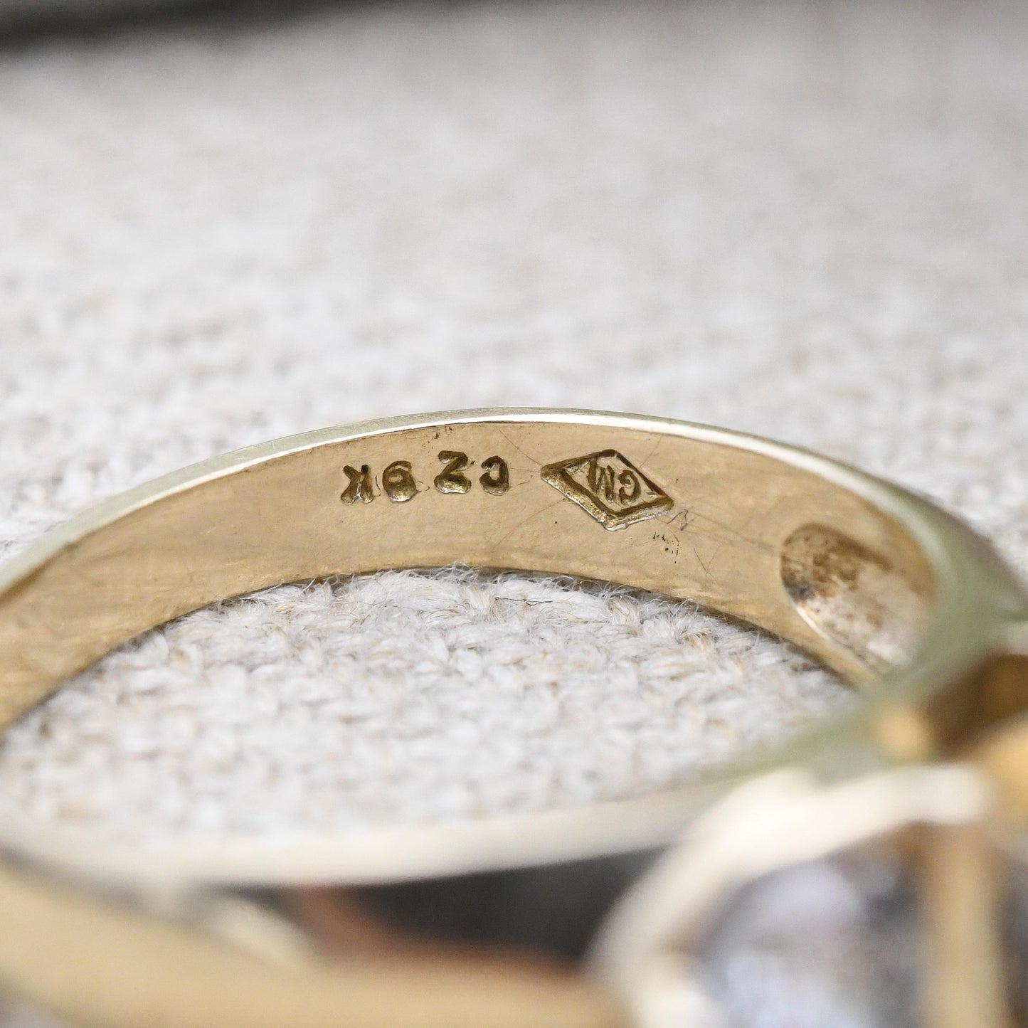 Vintage 9ct Gold CZ Three Stone Ring - Large Sparkly Clear Stone Trilogy Placeholder Engagement Ring | UK Size - K 1/2 | US Size - 5 1/2