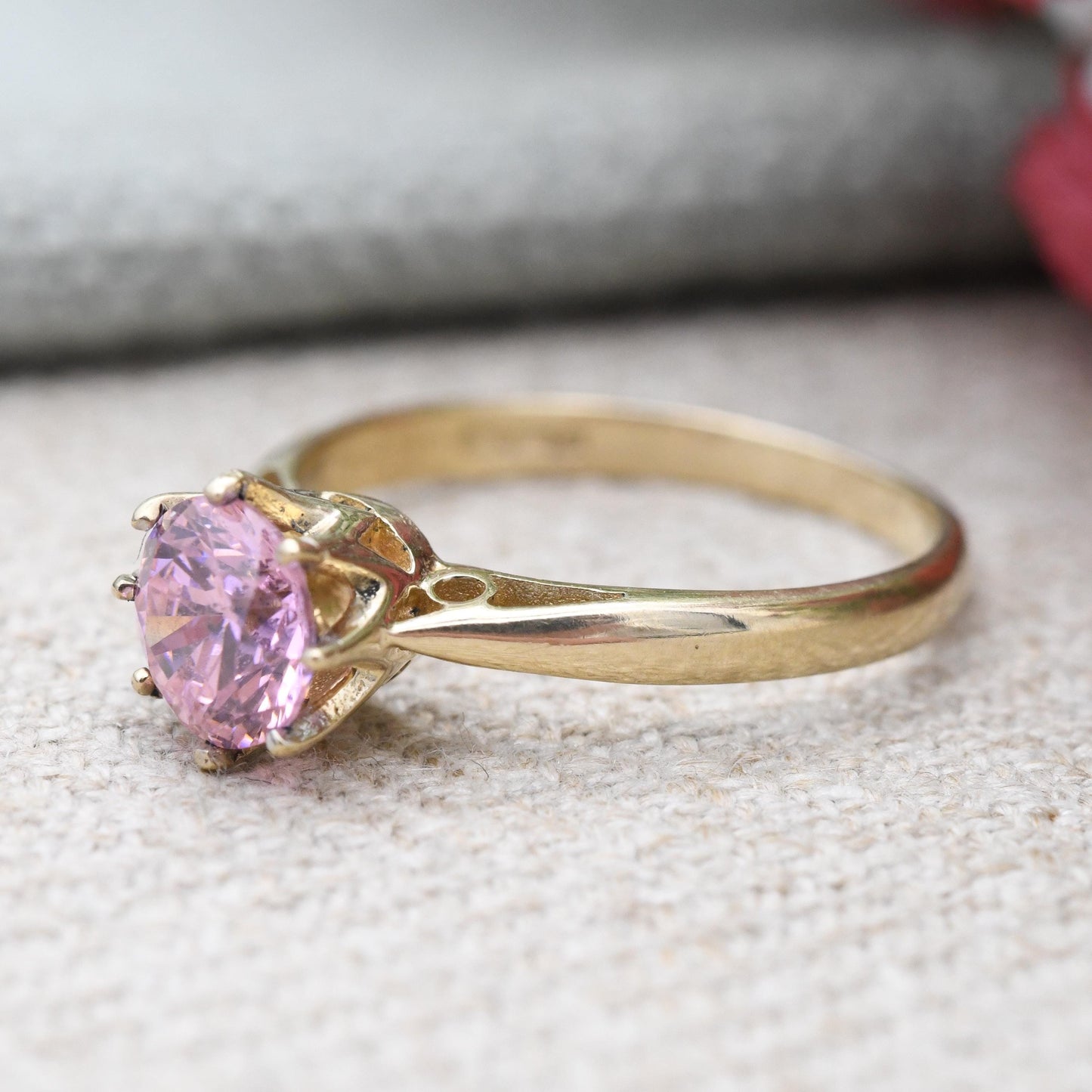 Vintage 9ct Gold Pink Stone Solitaire Ring - Y2K Large Faceted CZ Stone Prong | Pretty Gift for Her | UK Size - O | US Size - 7