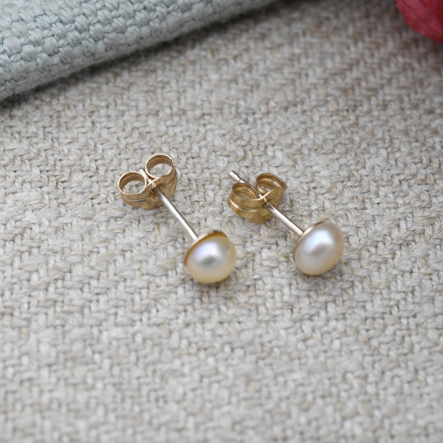 Vintage 9ct Gold Pearl Stud Earrings 1995 Hallmarks - Minimalist White Cultured Pearl Round Ball Earrings | Everyday Studs Jewellery for Her