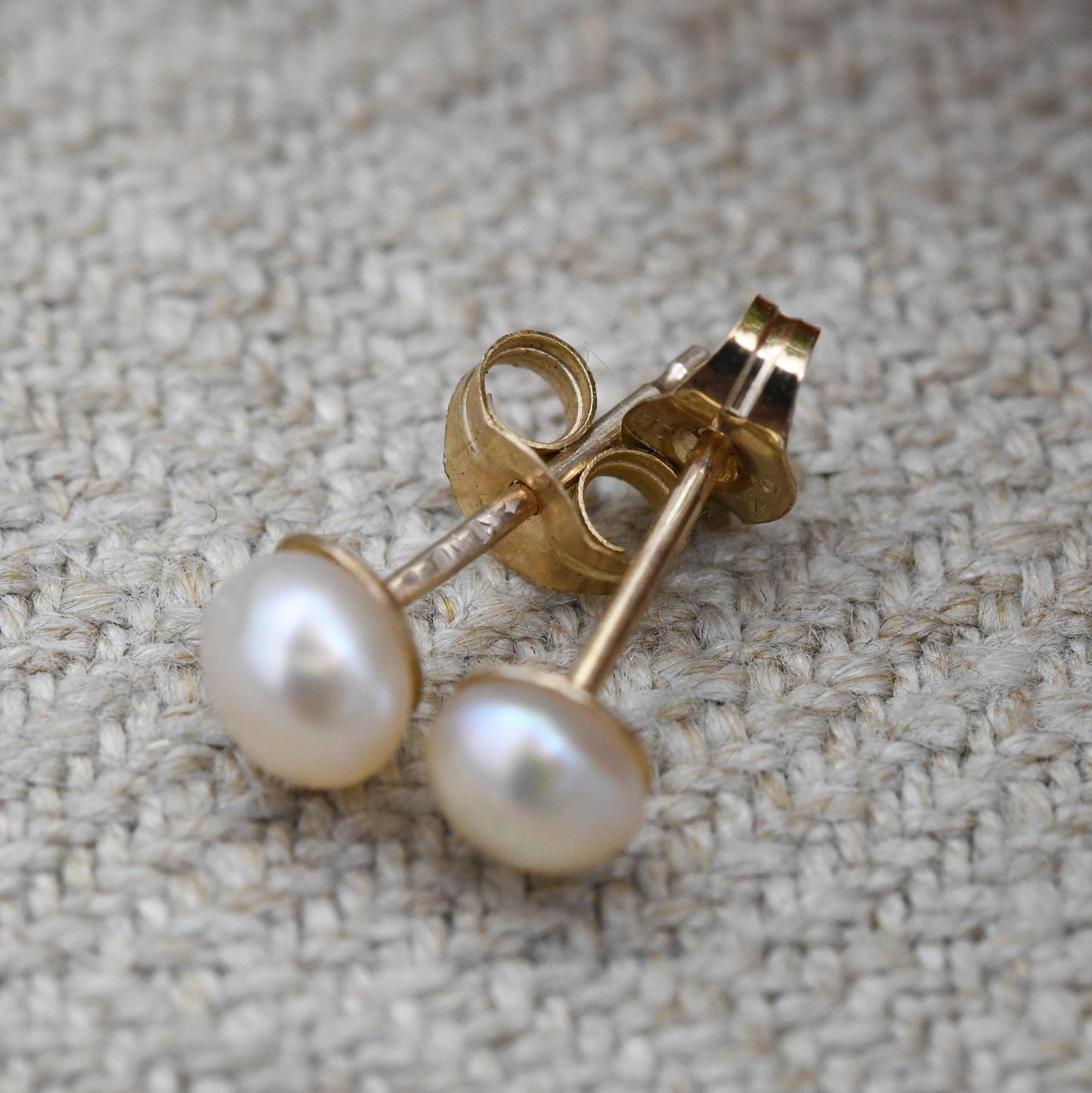 Vintage 9ct Gold Pearl Stud Earrings 1995 Hallmarks - Minimalist White Cultured Pearl Round Ball Earrings | Everyday Studs Jewellery for Her