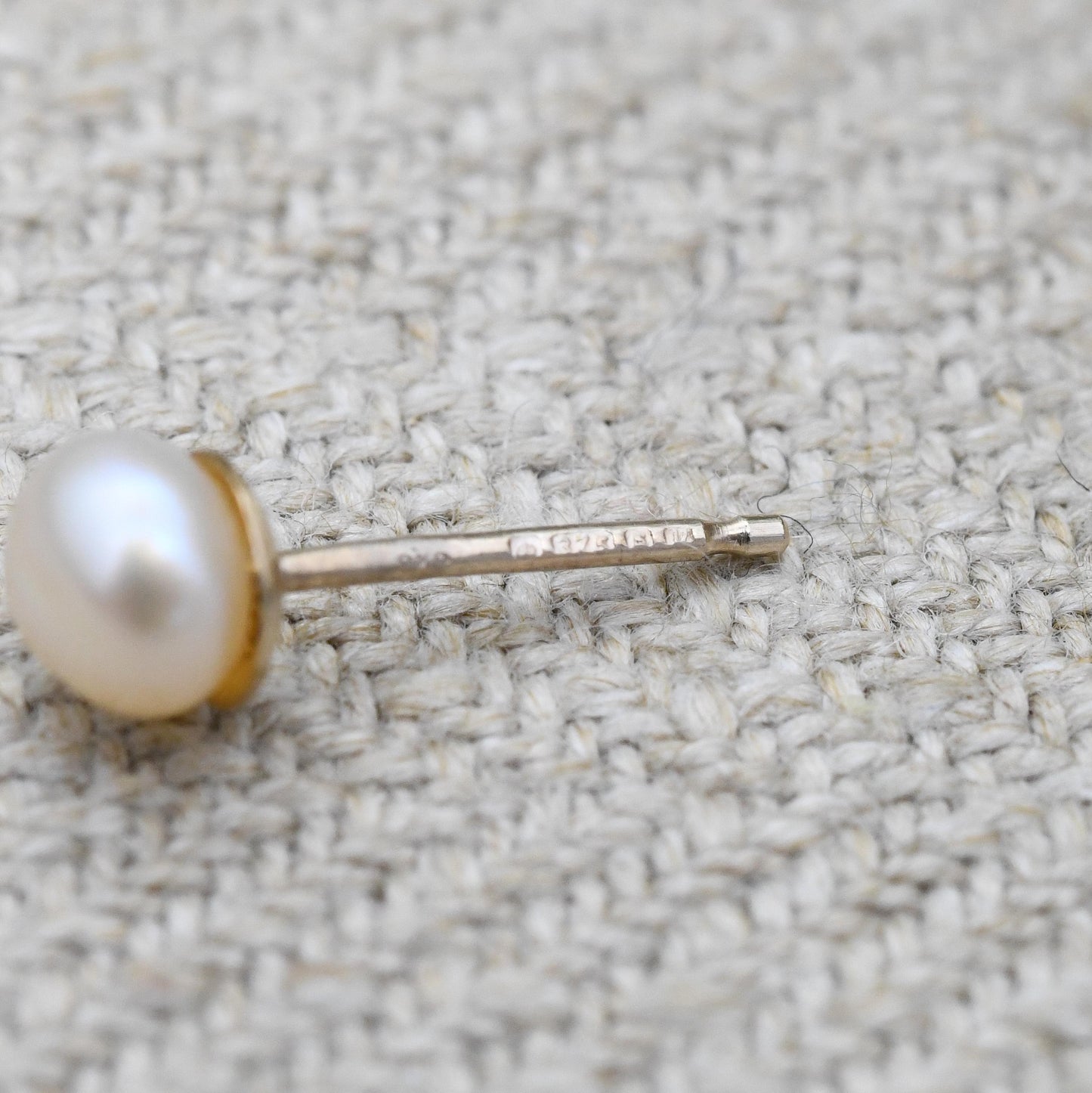 Vintage 9ct Gold Pearl Stud Earrings 1995 Hallmarks - Minimalist White Cultured Pearl Round Ball Earrings | Everyday Studs Jewellery for Her