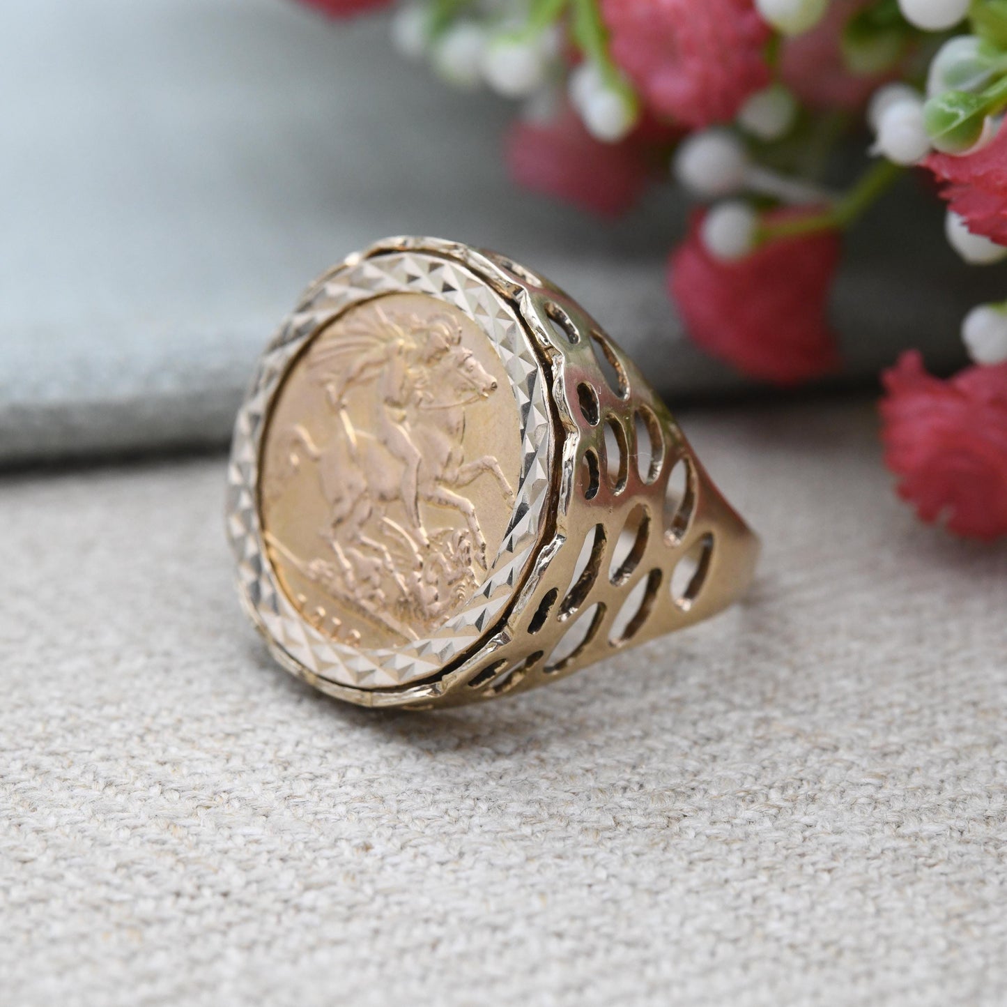22ct Gold Half Sovereign Coin Ring Antique 1913 George V in Vintage 9ct Gold Ring Mount - Large Chunky Ring | UK Size - R | US Size - 8 1/2