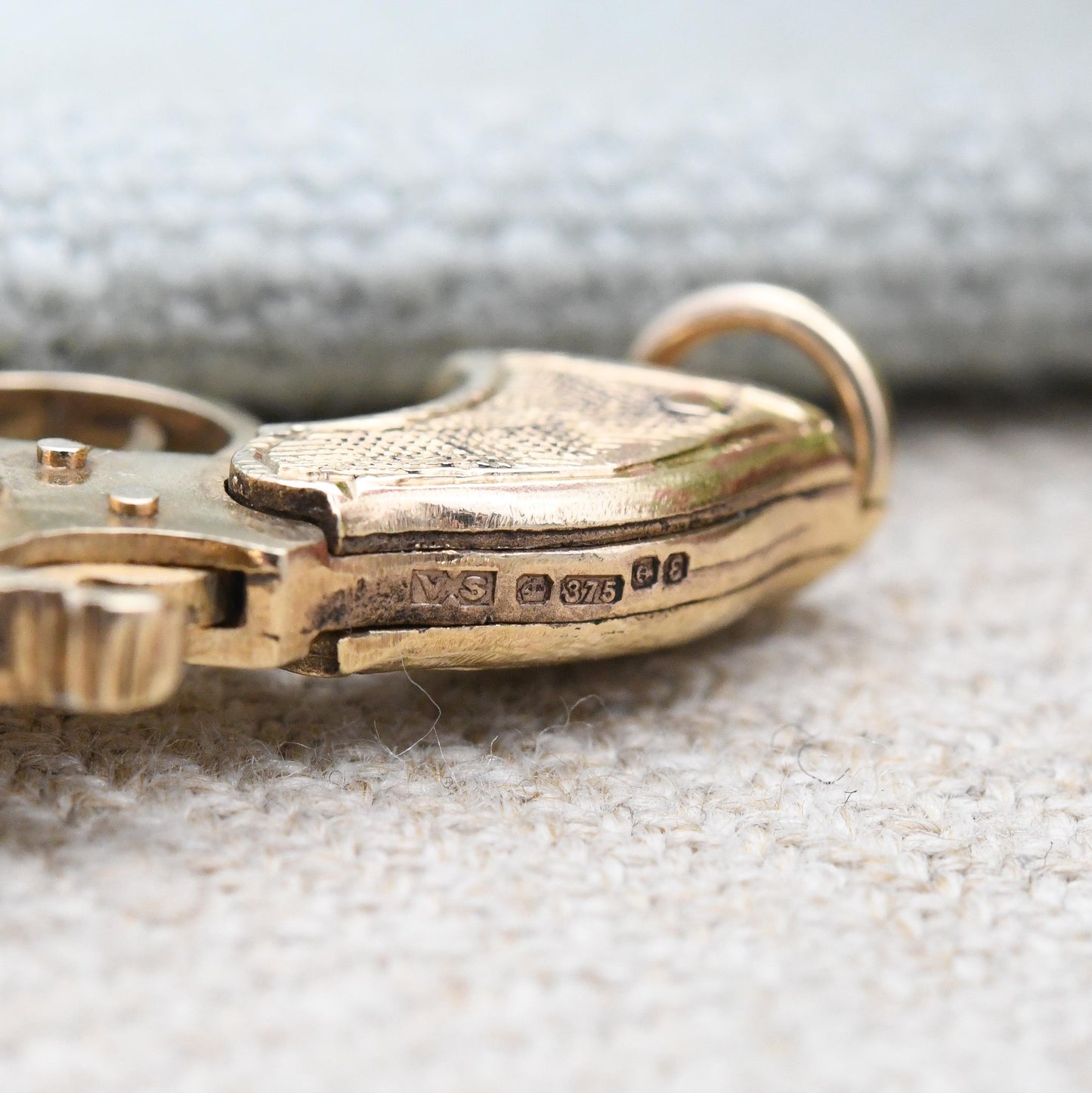 Vintage 9ct Gold Articulated Revolver Charm Pendant with Hinge Top Break Action Moving Trigger Hammer 1979 - Collectable Mechanical Novelty