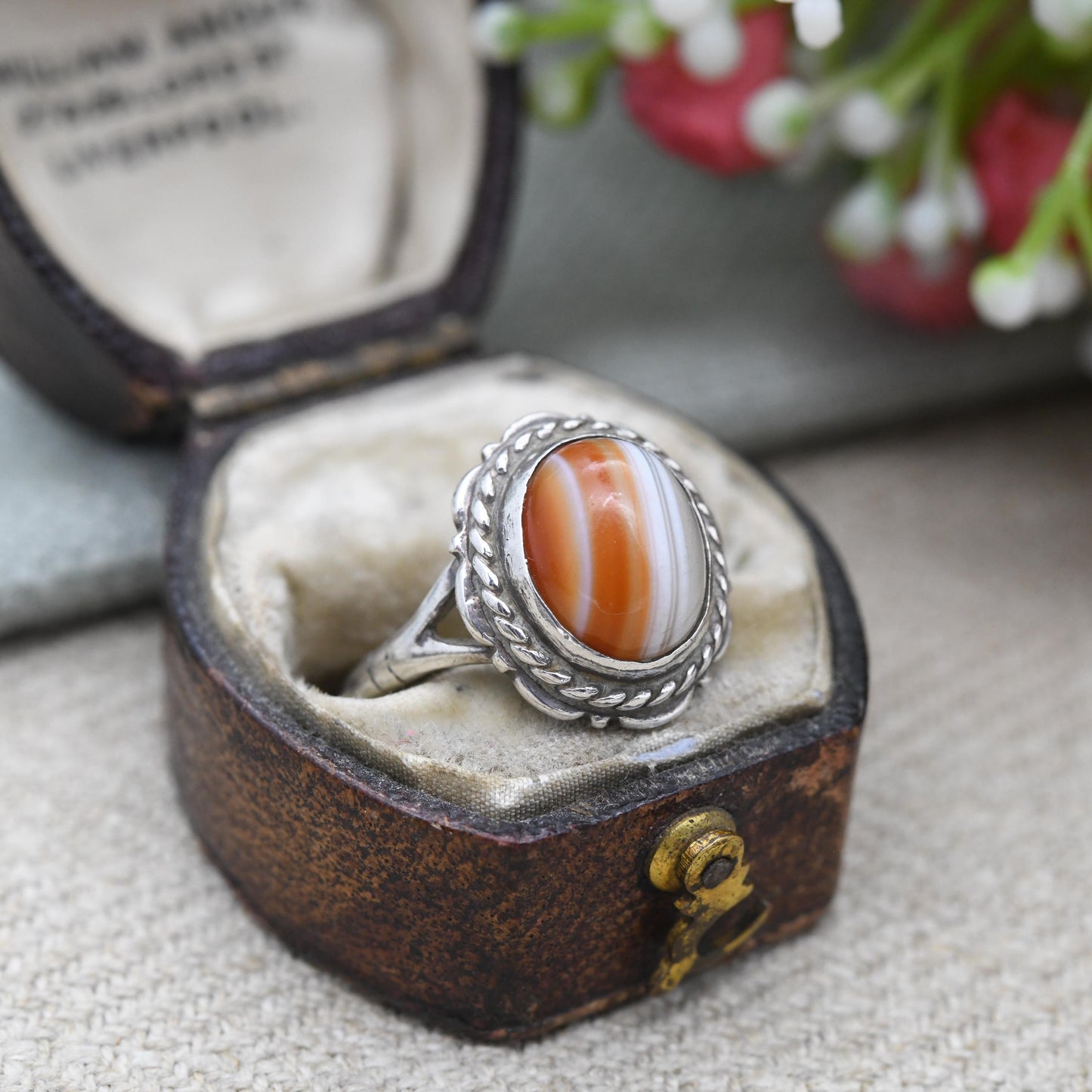 Vintage Sterling Silver Banded Agate Ring Orange and White - Mid-Century Gemstone Rope Twist Cabochon Stone | UK Size - J 1/2 | US Size - 5