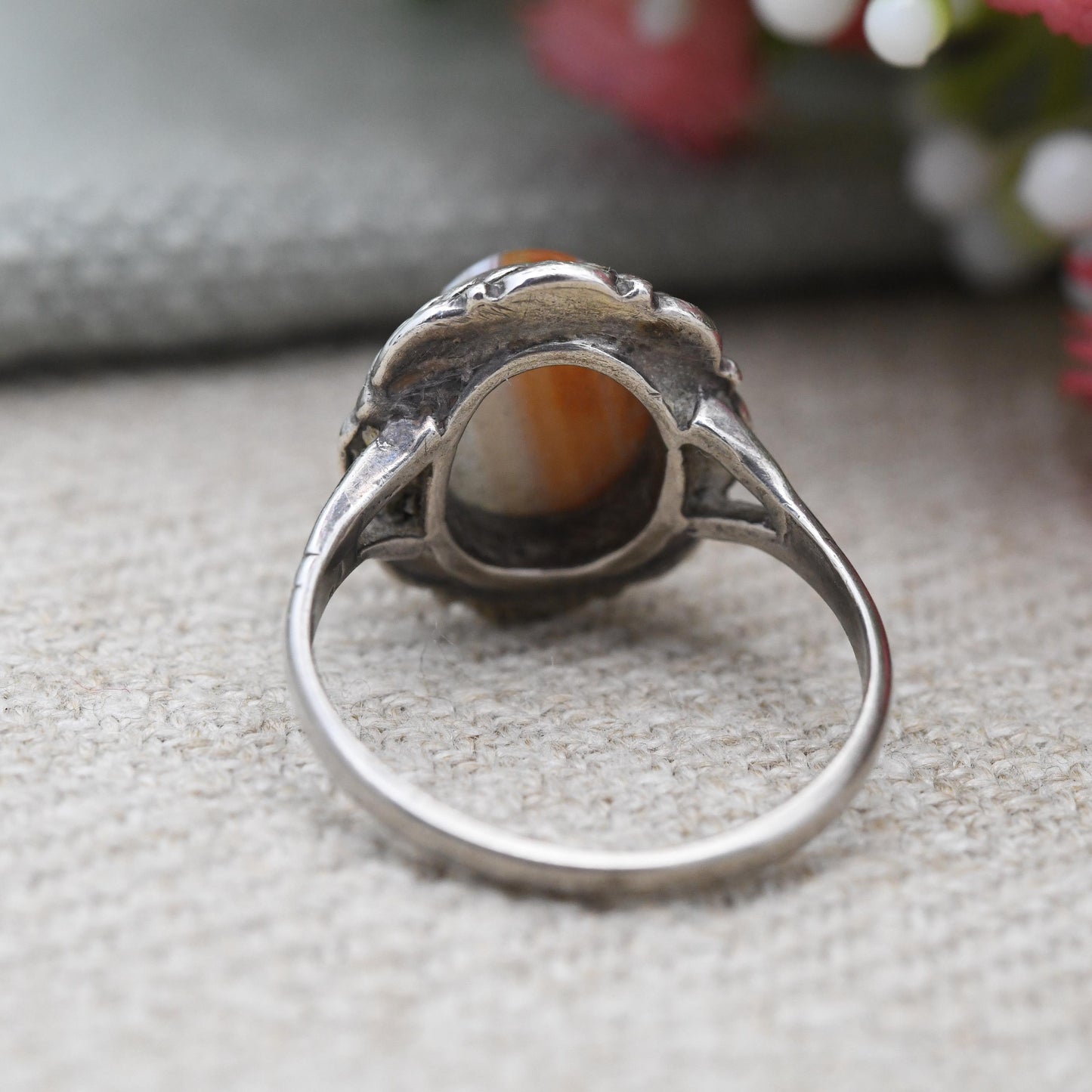 Vintage Sterling Silver Banded Agate Ring Orange and White - Mid-Century Gemstone Rope Twist Cabochon Stone | UK Size - J 1/2 | US Size - 5
