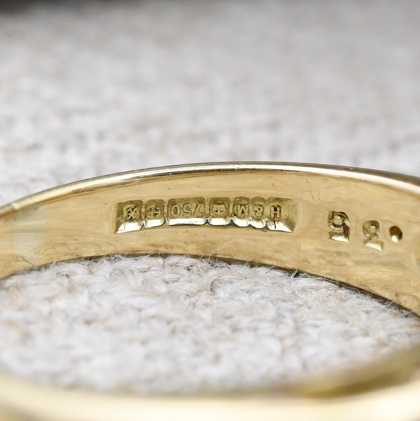 Vintage 18ct Gold Diamond Ring 0.35 Carat 35 Points 1997 - Chunky Solid Yellow Gold Statement Stacker Ring | UK Size - L | US Size - 5 3/4