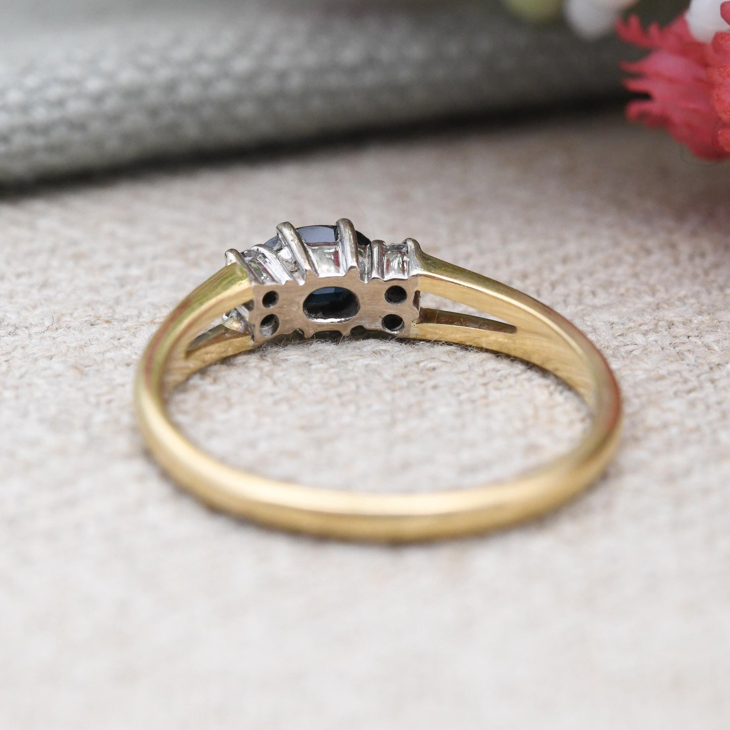 Vintage 18ct Gold Sapphire and Diamond Ring 1988 - Solitaire Blue Gemstone Side Stones Stacker Ring Split | UK Size - P 1/2 US Size - 7 3/4
