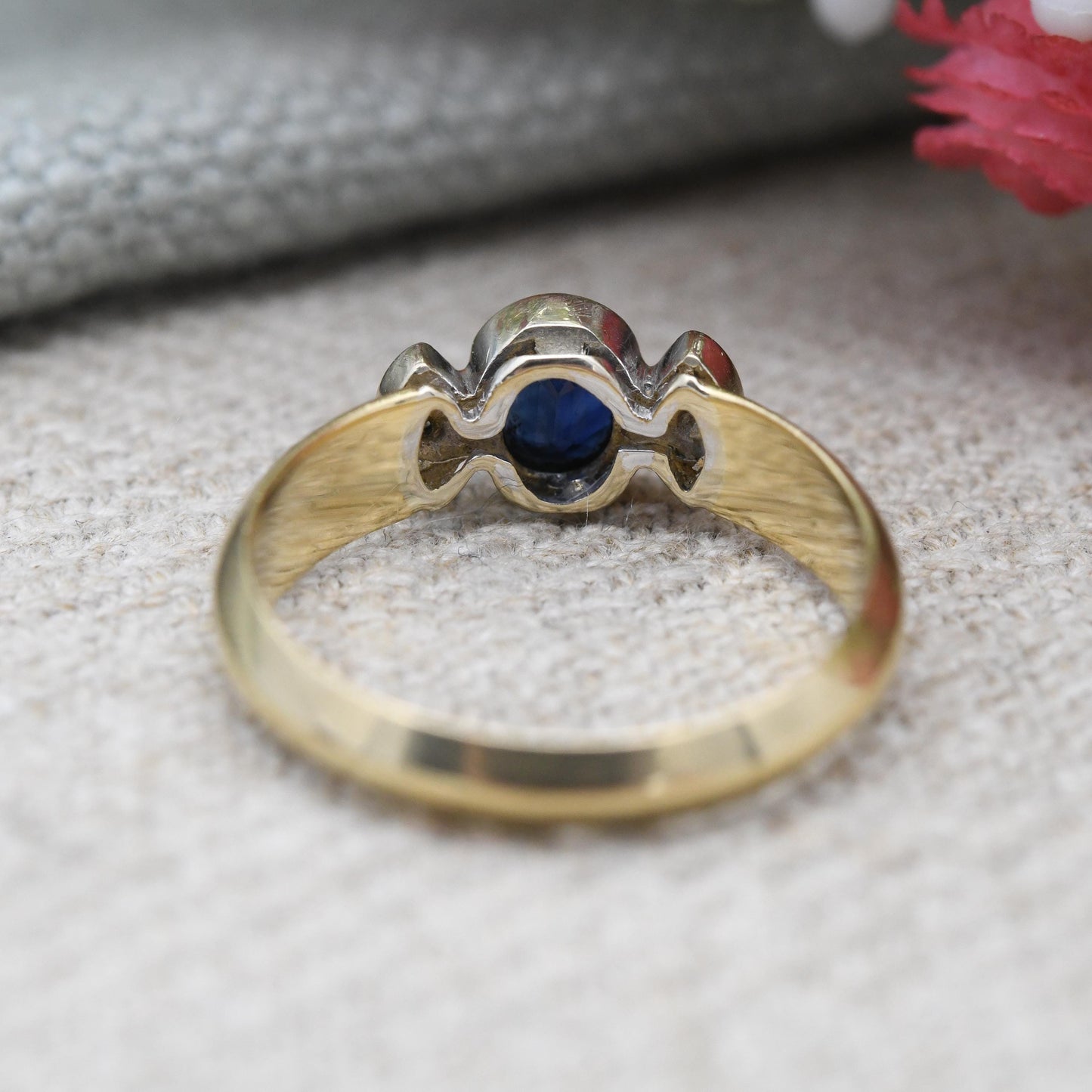 Vintage 18ct Gold Sapphire and Diamond Three Stone Ring - Round Oval Blue Gemstone Engagement Ring | Angular Band | UK Size - M US Size - 6