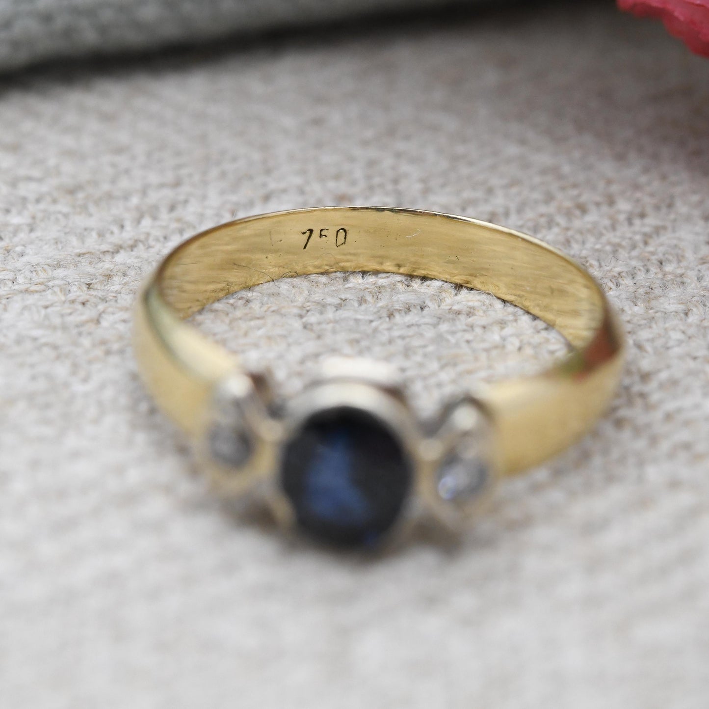 Vintage 18ct Gold Sapphire and Diamond Three Stone Ring - Round Oval Blue Gemstone Engagement Ring | Angular Band | UK Size - M US Size - 6