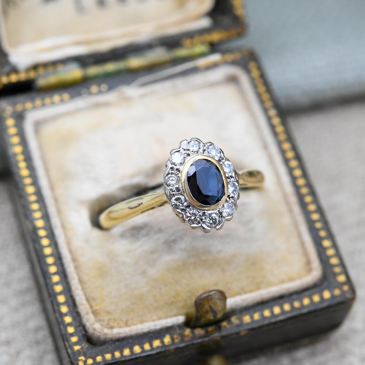 Vintage 18ct Gold Sapphire and Diamond Halo Ring 1986 - Mid-Century Engagement Ring | Oval Blue White Stone | UK Size - M | US Size - 6