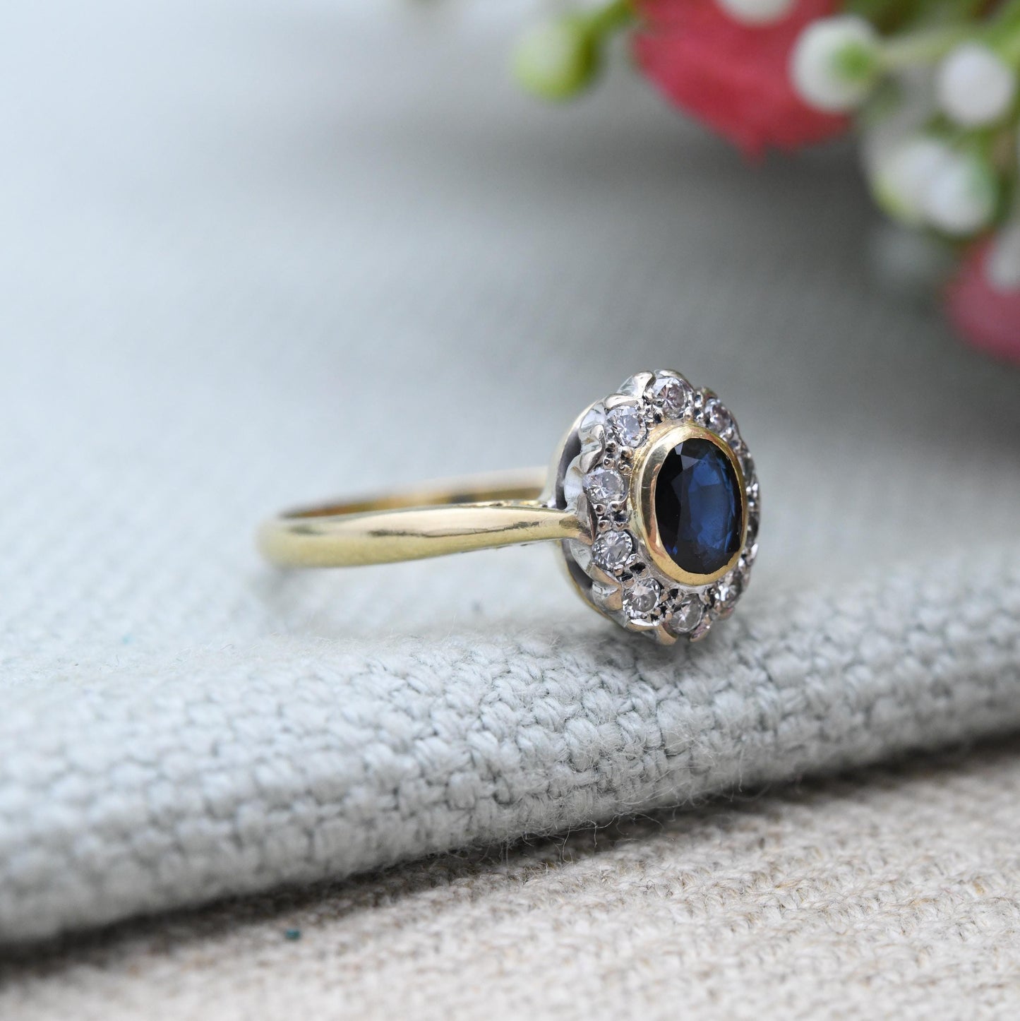 Vintage 18ct Gold Sapphire and Diamond Halo Ring 1986 - Mid-Century Engagement Ring | Oval Blue White Stone | UK Size - M | US Size - 6