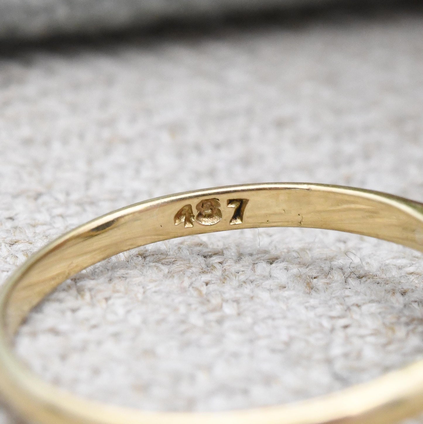 Vintage 18ct Gold Sapphire and Diamond Halo Ring 1986 - Mid-Century Engagement Ring | Oval Blue White Stone | UK Size - M | US Size - 6