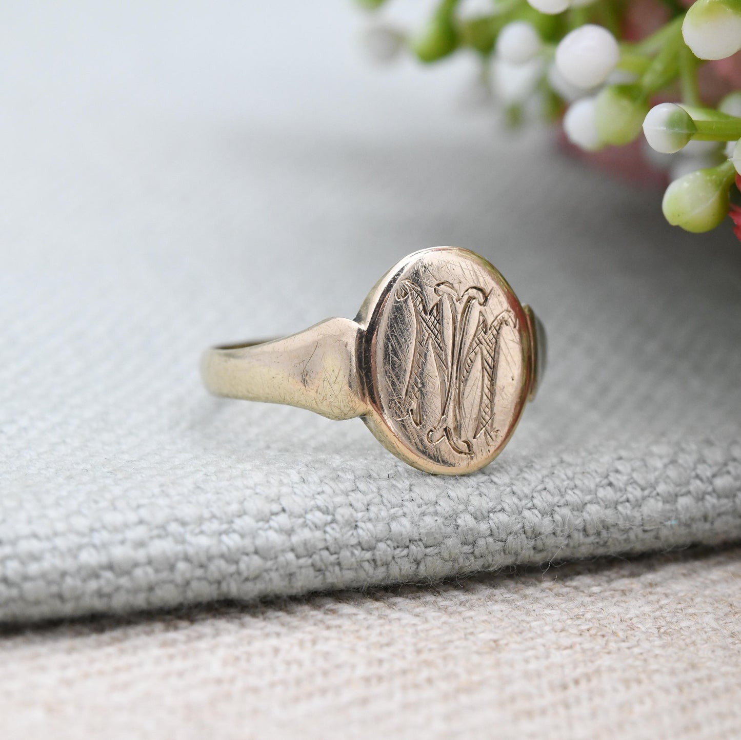 Antique 9ct Gold Signet Ring 1926 Engraved Initial Monogram IM by Henry Griffith - Yellow Gold Jewellery for Him | UK Size - S | US Size - 9