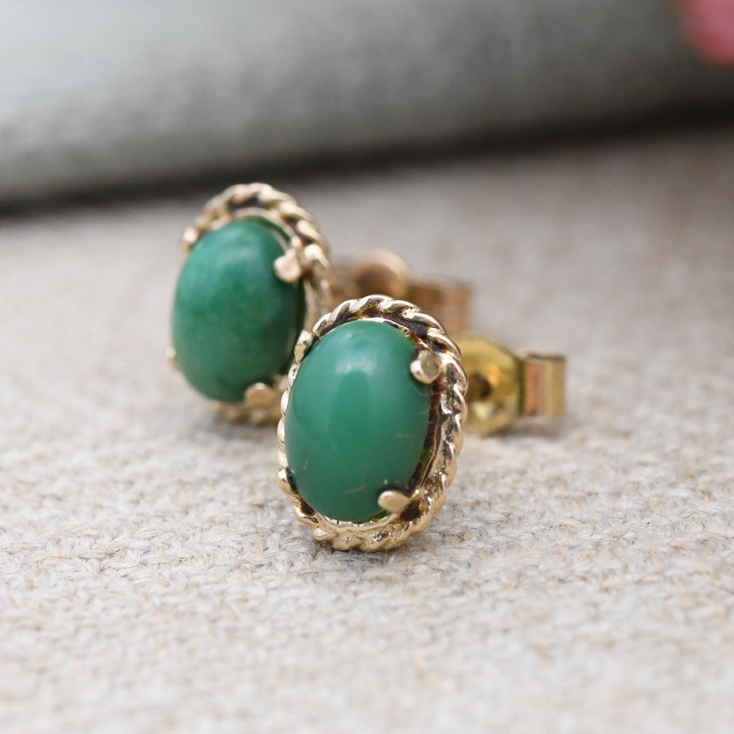Vintage 9ct Gold Green Stone Stud Earrings 1968 - Ornate Solitaire Hard Stone | Twisted Frame Mounts | Pretty Gold Jewellery Gift for Her