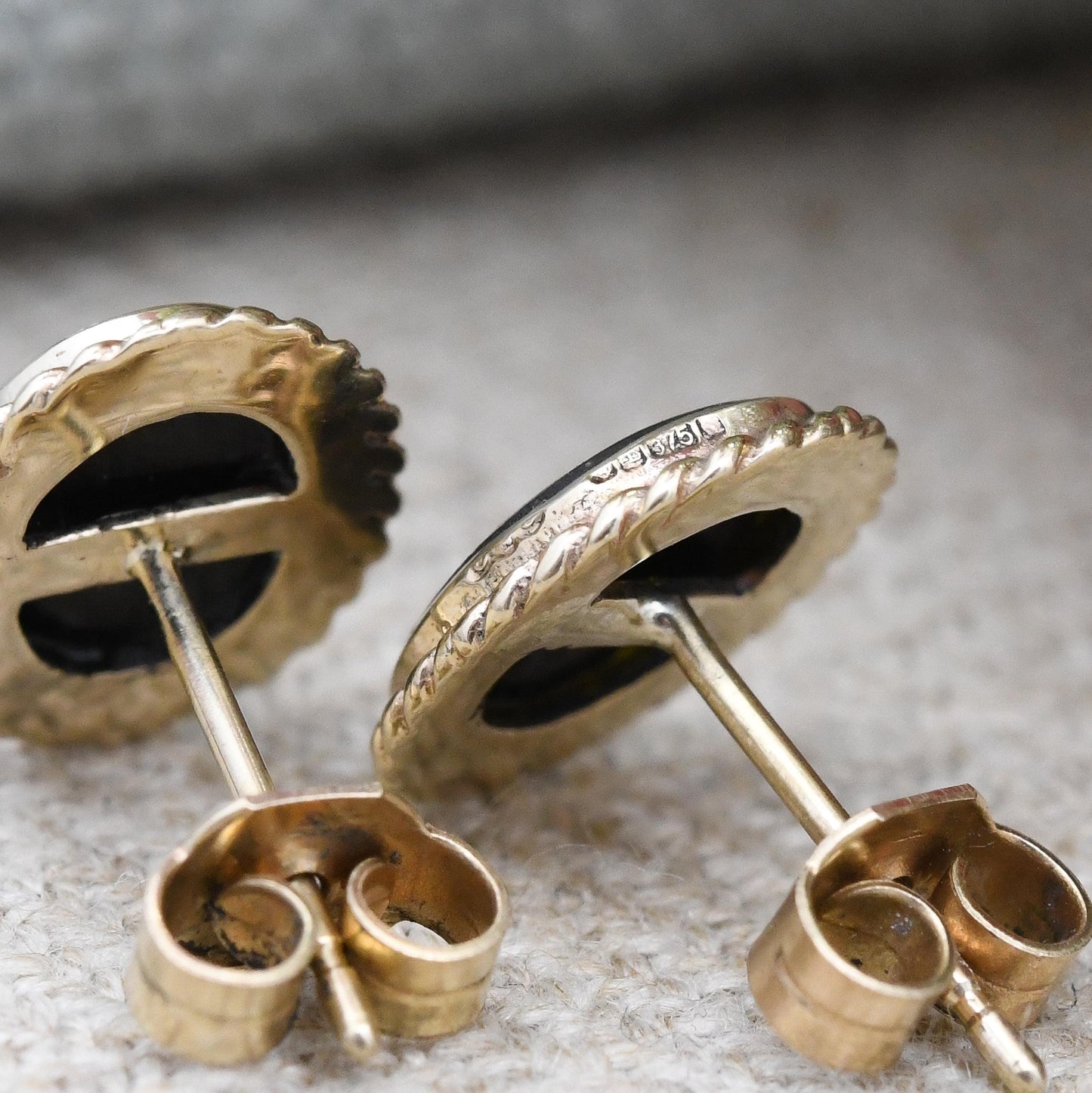 Vintage 9ct Gold Onyx Stud Earrings - Black Cabochon Gemstone | Rope Twist Antique Style Frame Mounts | Pretty Gold Jewellery Gift for Her
