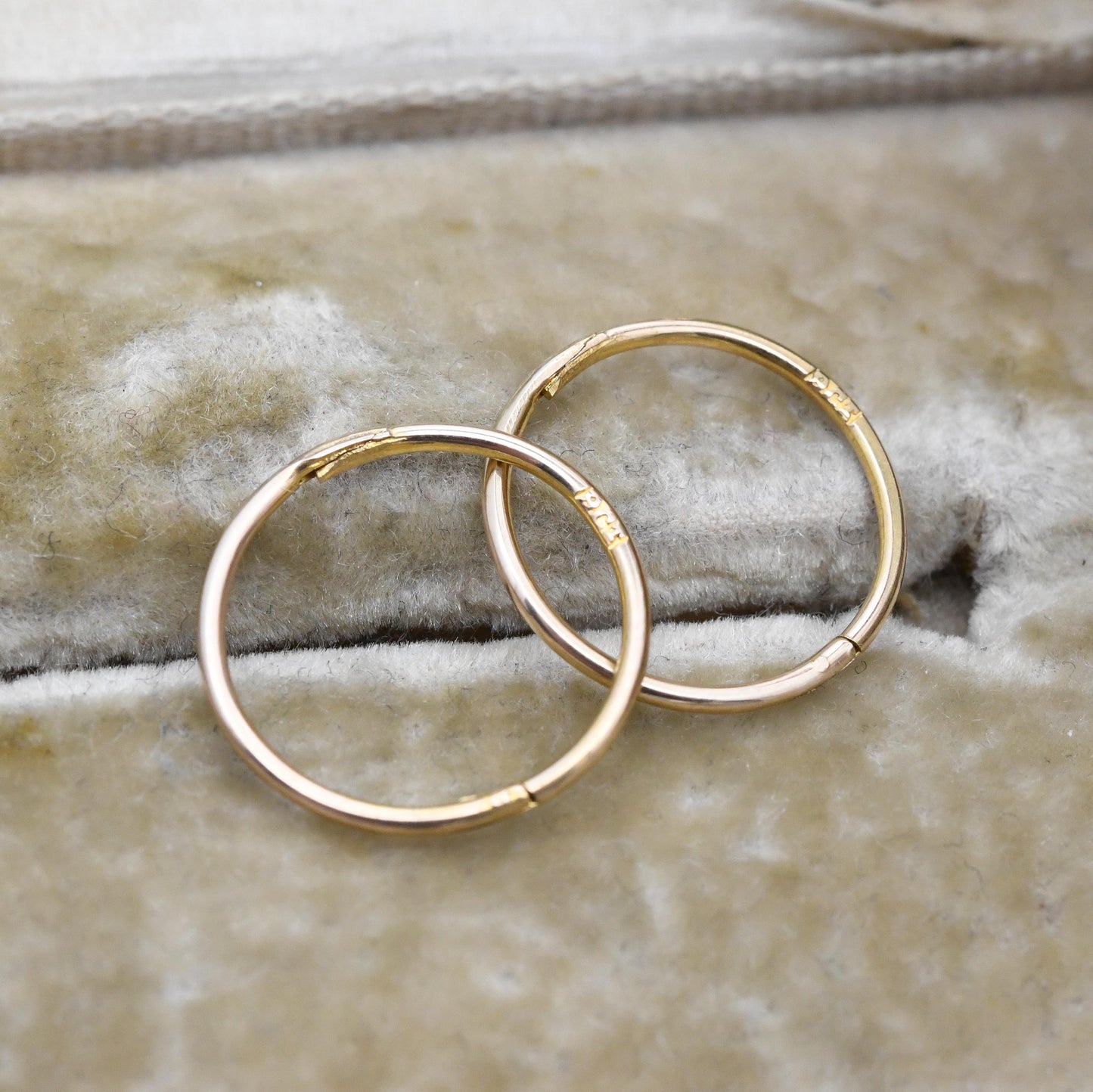 Antique 9ct Gold Hoop Earrings 14mm Diameter - c. 1910s Edwardian Era | Small Circle Hoops | Minimal Everyday Plain Round Sleeper Hoops