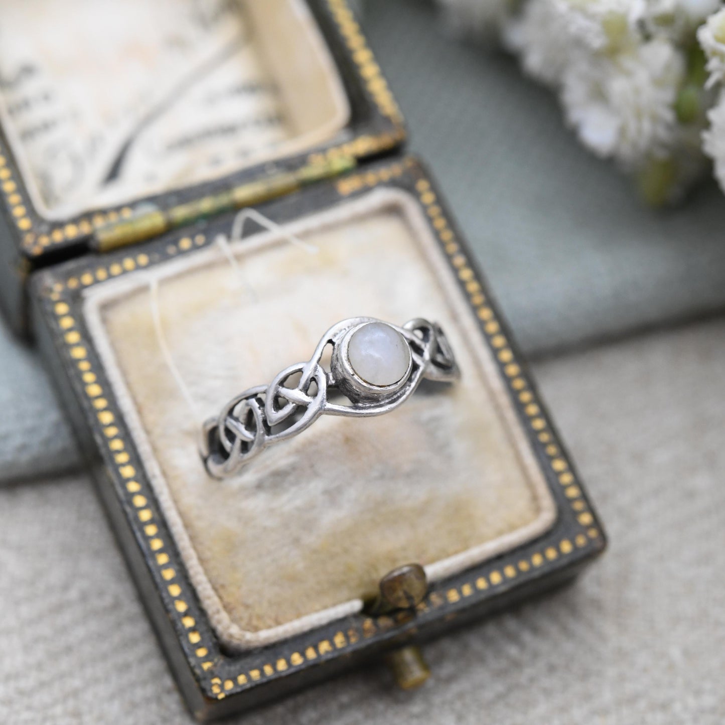 Vintage Sterling Silver Celtic Ring by Sea Gems - Contemporary Minimal Knot Design with Cabochon Gemstone | UK Size - N 1/2 | US Size - 7