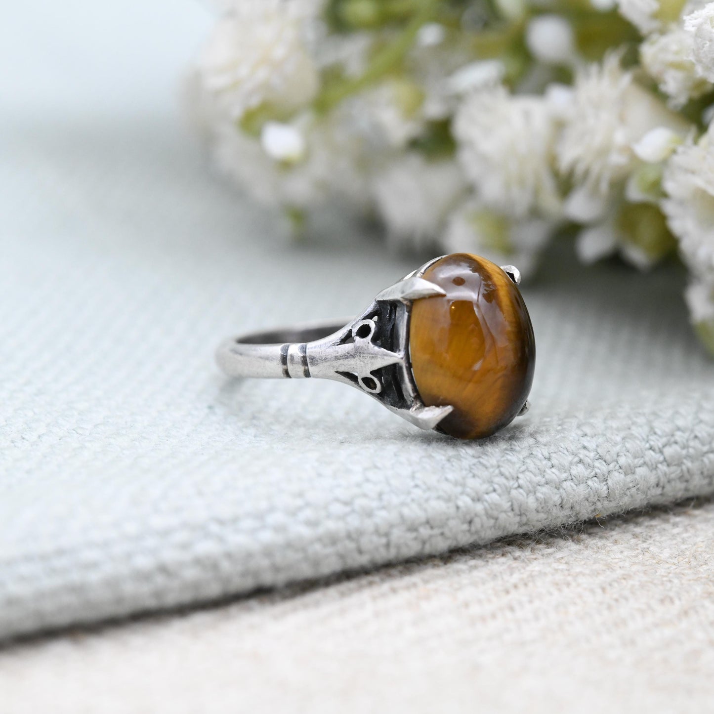 Vintage Sterling Silver Tiger's Eye Ring c. 1970s - Mid-Century Statement Gemstone Jewellery | Oval Cabochon | UK Size - K | US Size - 5 1/4