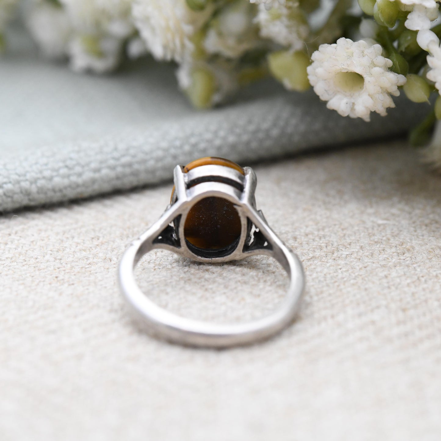 Vintage Sterling Silver Tiger's Eye Ring c. 1970s - Mid-Century Statement Gemstone Jewellery | Oval Cabochon | UK Size - K | US Size - 5 1/4