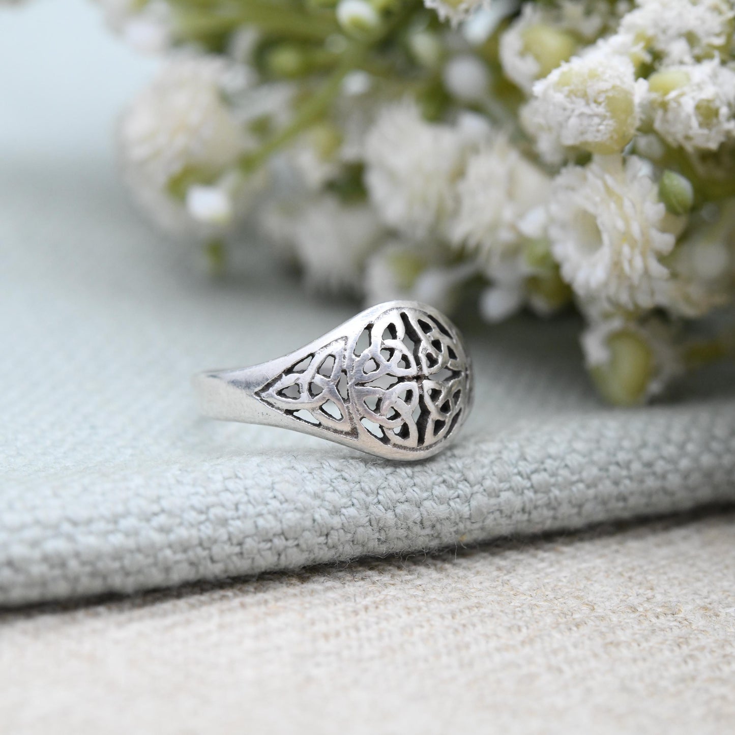 Vintage Sterling Silver Celtic Knot Ring - Everyday Minimal Solid Silver | Unisex Openwork Design Jewellery | UK Size - O | US Size - 7 1/4