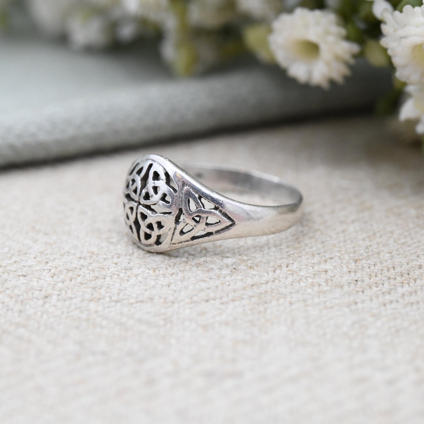 Vintage Sterling Silver Celtic Knot Ring - Everyday Minimal Solid Silver | Unisex Openwork Design Jewellery | UK Size - O | US Size - 7 1/4