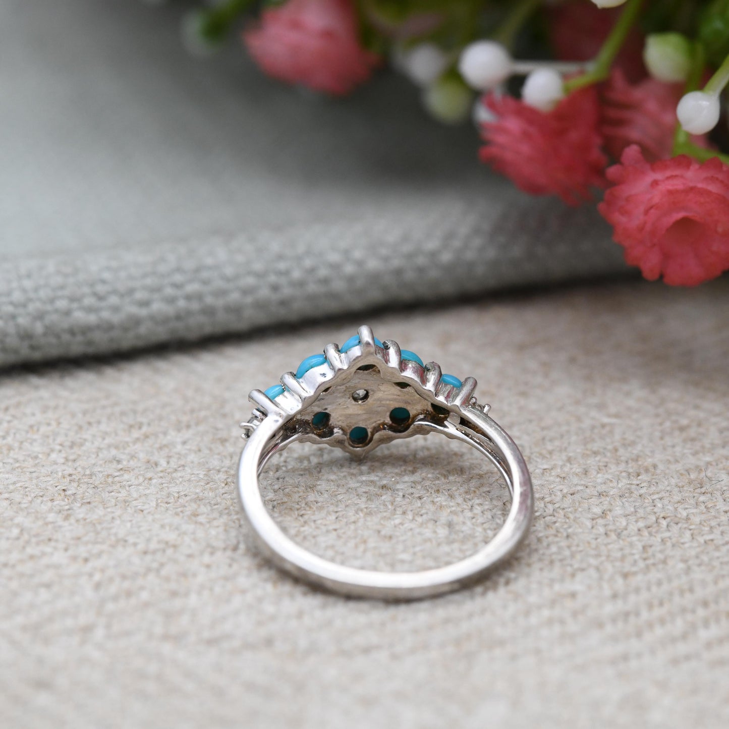 Sterling Silver Turquoise Daisy Cluster Ring - Contemporary Gemporia Design | Blue and Clear Gemstone | UK Size - J 1/2 | US Size - 5