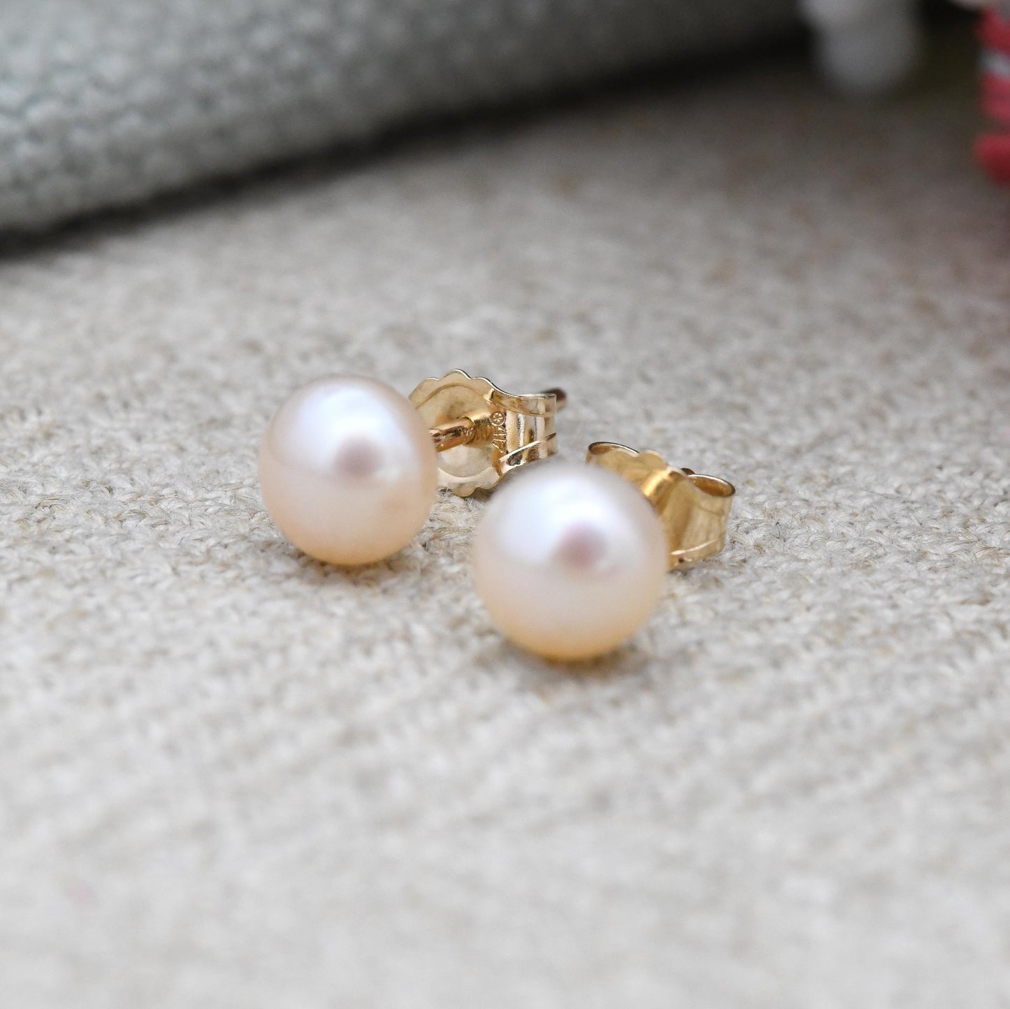 Vintage 10ct Gold Pearl Stud Earrings WW - Minimalist White Cultured Pearl Round Ball Earrings | Everyday Studs Jewellery for Her