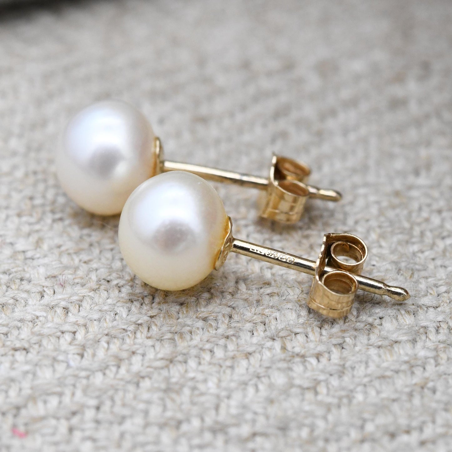 Vintage 9ct Gold Pearl Stud Earrings 2000 Hallmarks - QVC Gemstone Minimalist White Cultured Pearl Round Earrings | Everyday Studs Jewellery