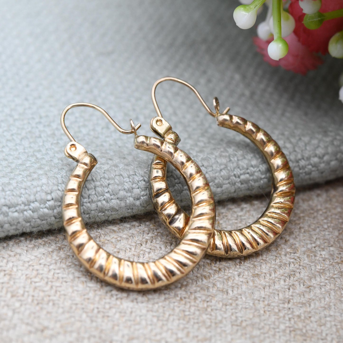 Vintage 9ct Gold Textured Hoop Earrings c. 1980s 1990s - Patterned Round Circle Hoops | Minimal Everyday Hoops Mid-Century Style