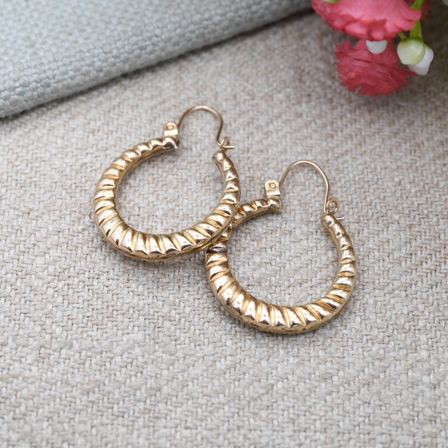 Vintage 9ct Gold Textured Hoop Earrings c. 1980s 1990s - Patterned Round Circle Hoops | Minimal Everyday Hoops Mid-Century Style