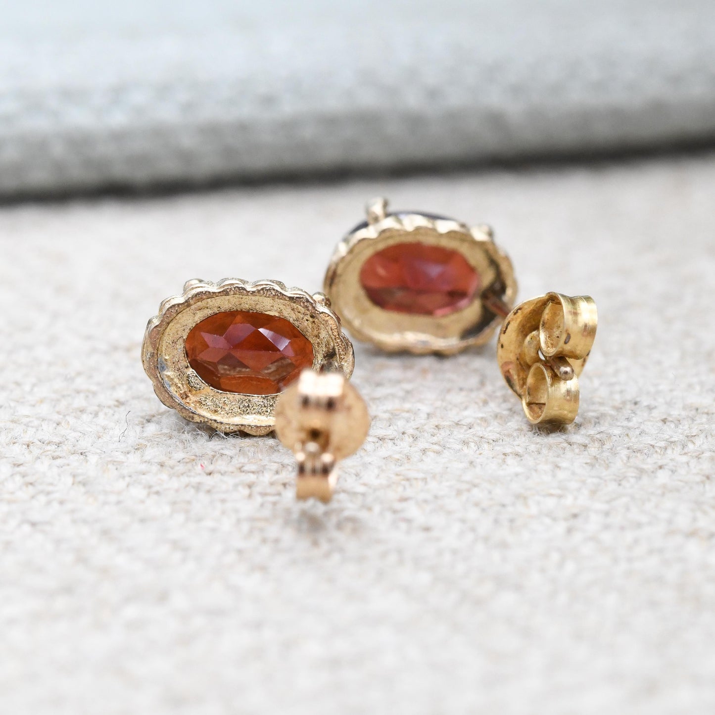 Vintage 9ct Gold Garnet Stud Earrings c. 1980s - Pretty Textured Yellow Gold Mounts | Faceted Red Gemstone | Butterfly Backs
