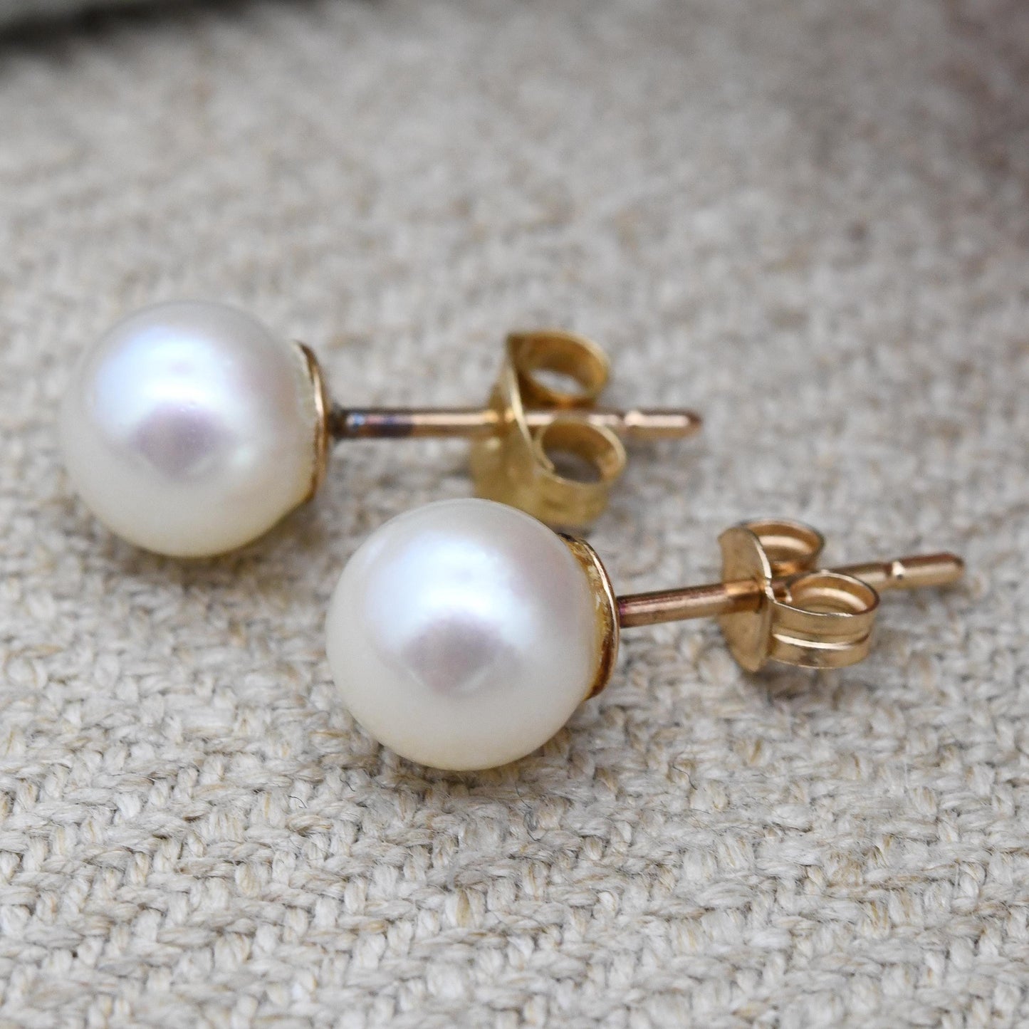 Vintage 9ct Gold Pearl Stud Earrings 7mm - Large Minimalist White Cultured Pearl Round Ball Earrings | Everyday Studs Jewellery for Her