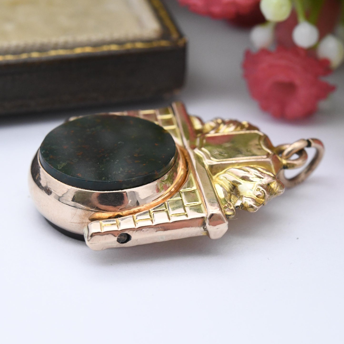 Antique 9ct Gold Gemstone Spinner Fob Pendant with Lion Heads Shield 1900 - Victorian Carnelian and Bloodstone Watch Fob for Charm Necklace