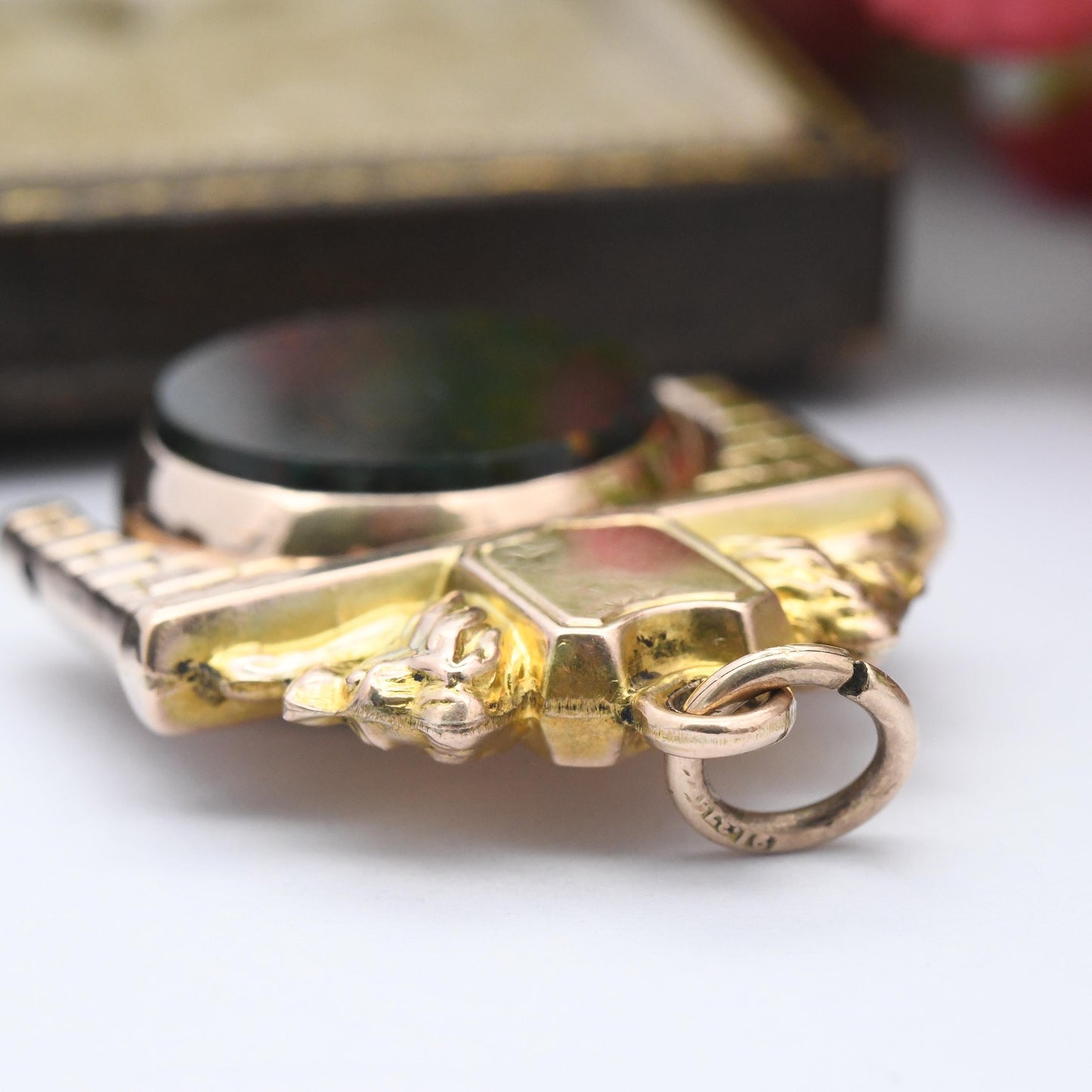 Antique 9ct Gold Gemstone Spinner Fob Pendant with Lion Heads Shield 1900 - Victorian Carnelian and Bloodstone Watch Fob for Charm Necklace