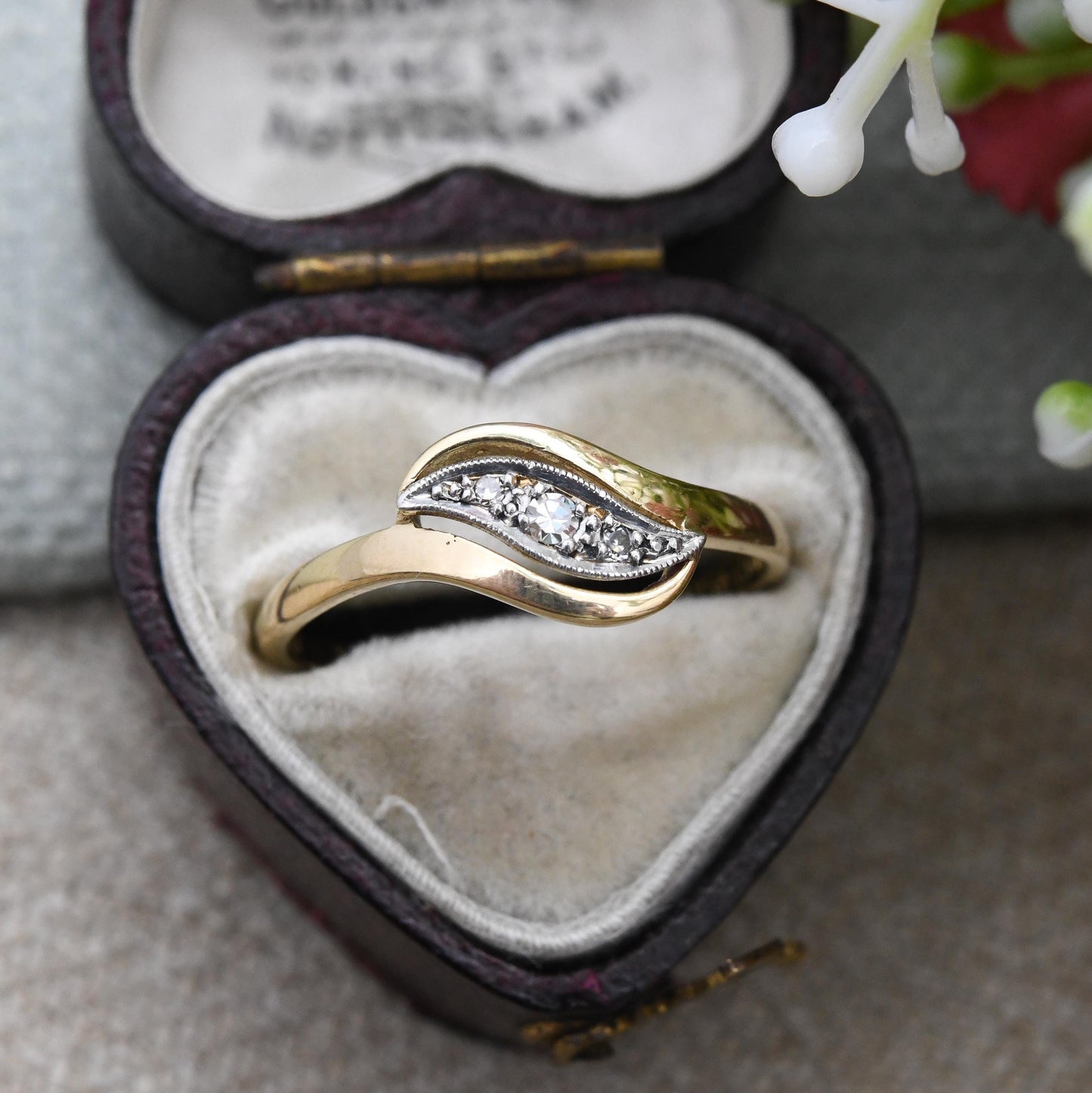 Vintage 18ct Gold and Platinum Diamond Ring Three Stone Twist - Pretty 20th Century Engagement Ring c 1930 | UK Size - O 1/2 US Size - 7 1/4