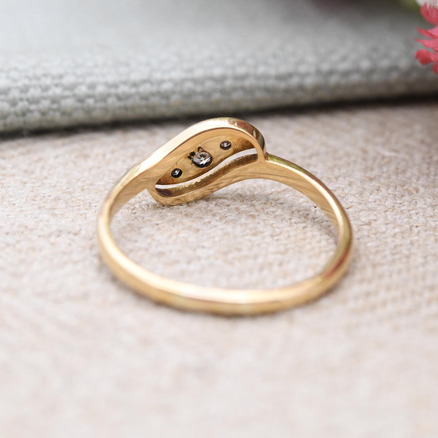 Vintage 18ct Gold and Platinum Diamond Ring Three Stone Twist - Pretty 20th Century Engagement Ring c 1930 | UK Size - O 1/2 US Size - 7 1/4