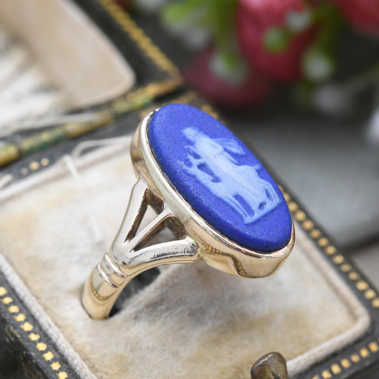 Vintage Wedgwood 9ct Gold Diana and Stag Cameo Ring Blue Jasperware c. 1930s - Roman God Diana the Huntress | UK Size - N | US Size - 6 3/4