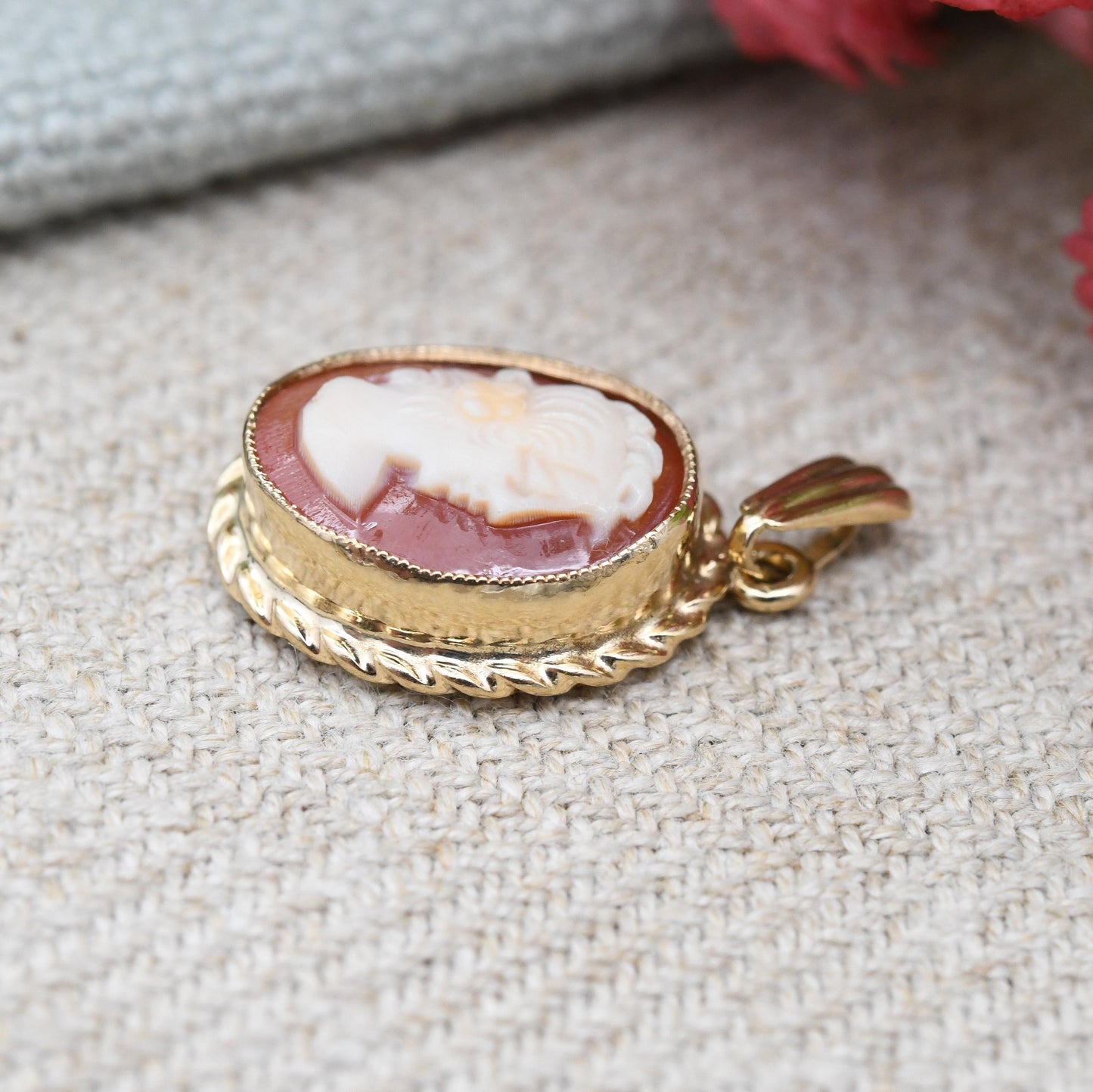 Vintage 9ct Gold Shell Cameo Pendant 1979 - Mid-Century Gold Charm | Classical Profile | Carved Shell Jewellery for Charm Necklace
