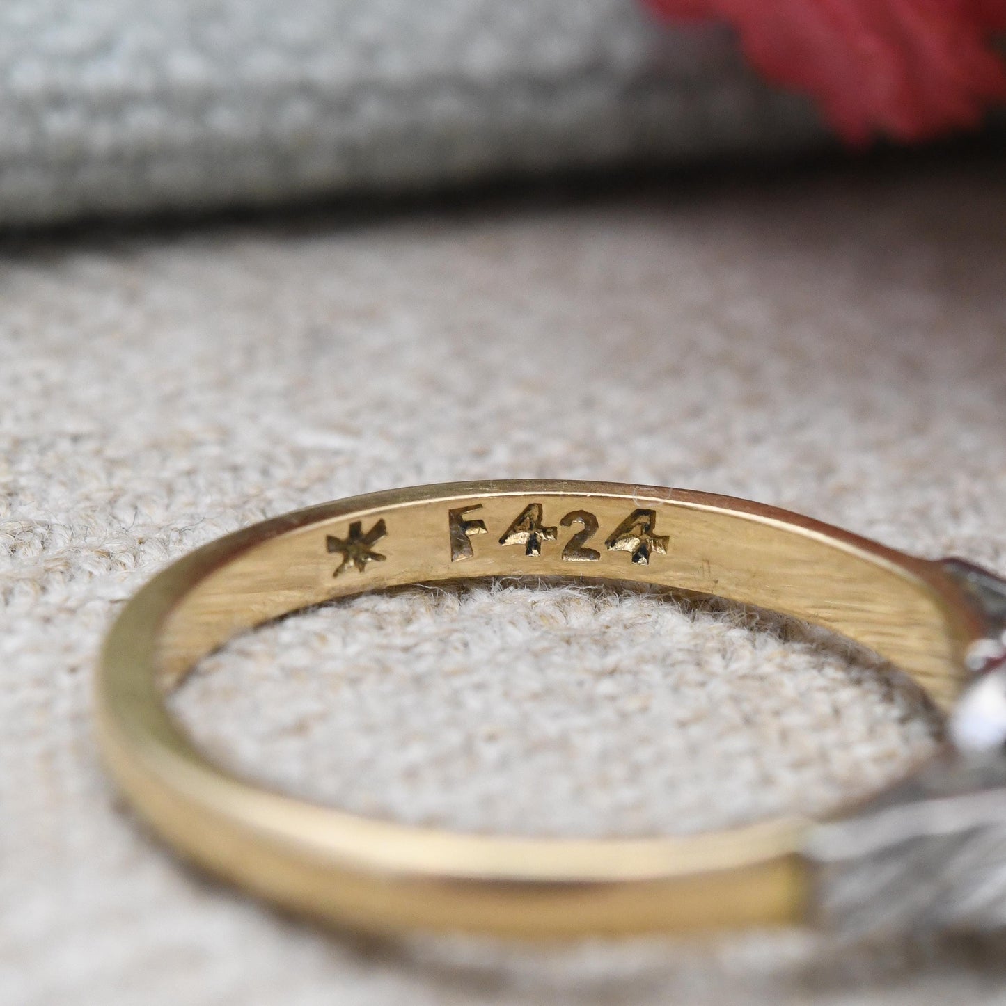 Vintage 18ct Gold Diamond Solitaire Ring 1970 White Illusion Setting - Two Tone Cathedral Set Engagement Ring | UK Size - K US Size - 5 1/4